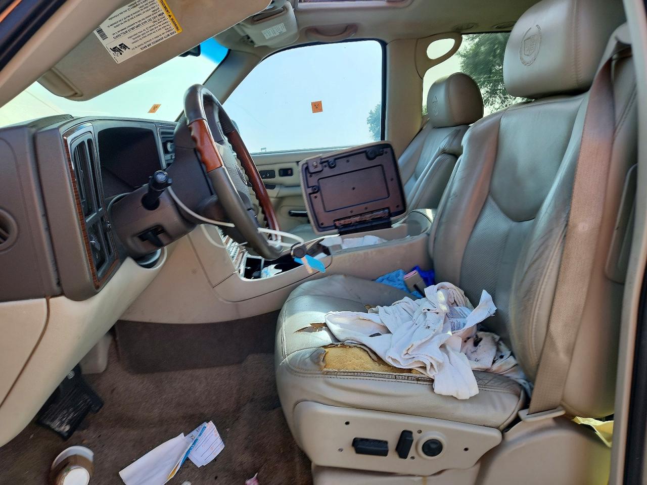 2003 Cadillac Escalade Luxury Gold vin: 1GYEK63N53R281362
