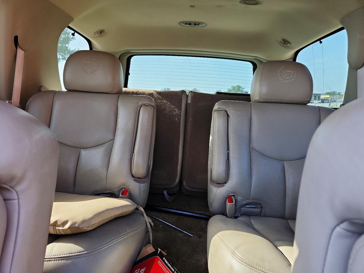 2003 Cadillac Escalade Luxury Gold vin: 1GYEK63N53R281362