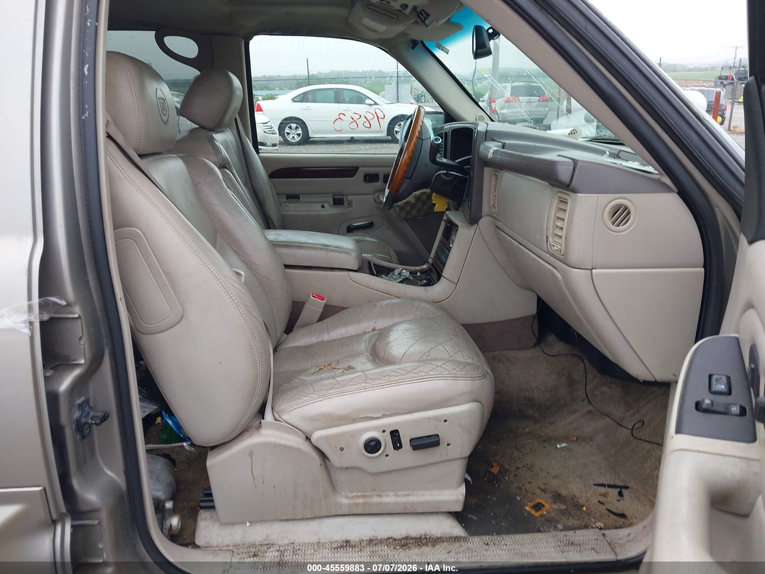 2003 Cadillac Escalade Standard Beige vin: 1GYEK63N53R307927