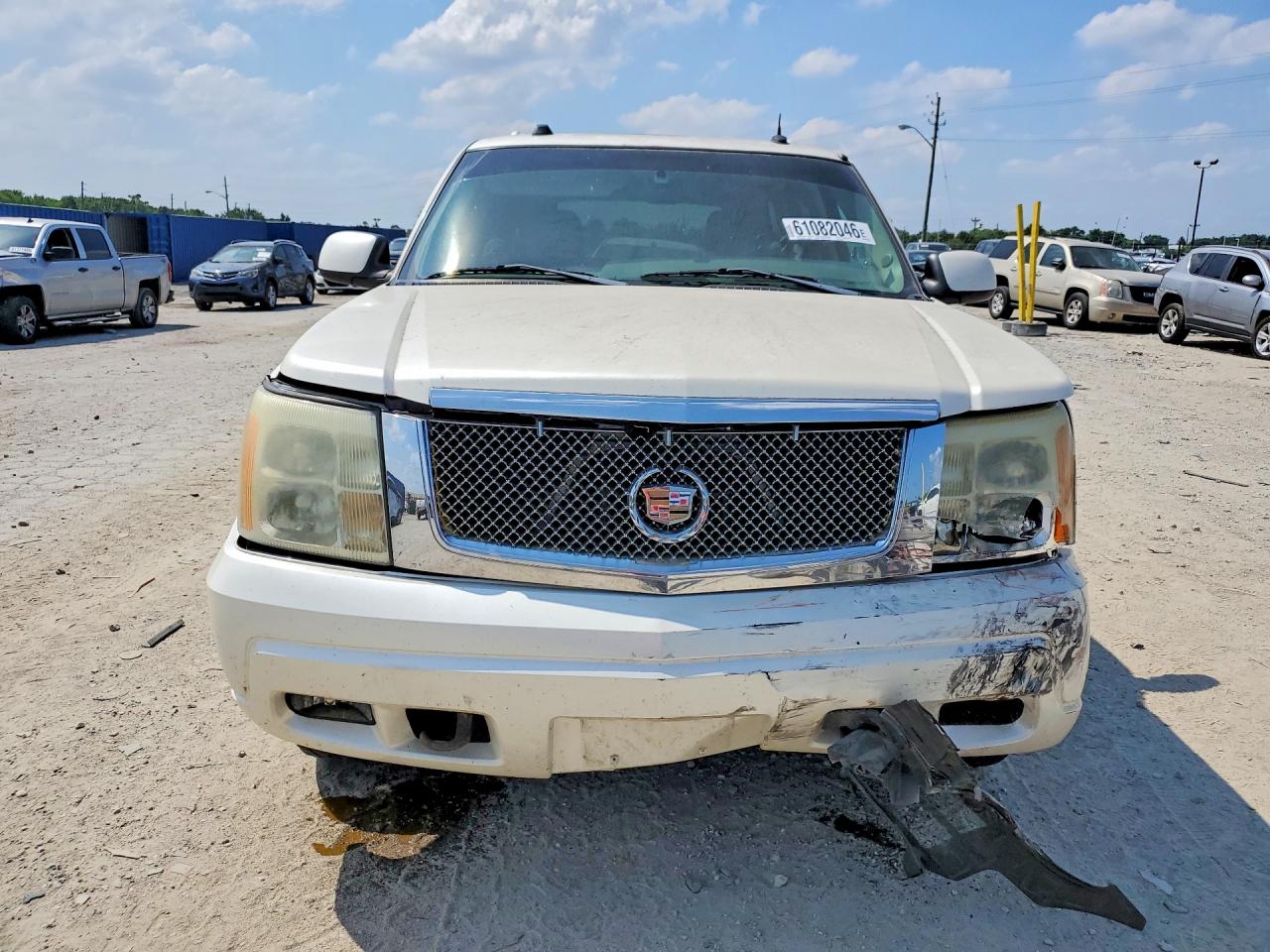 2004 Cadillac Escalade Luxury Белый vin: 1GYEK63N54R184860