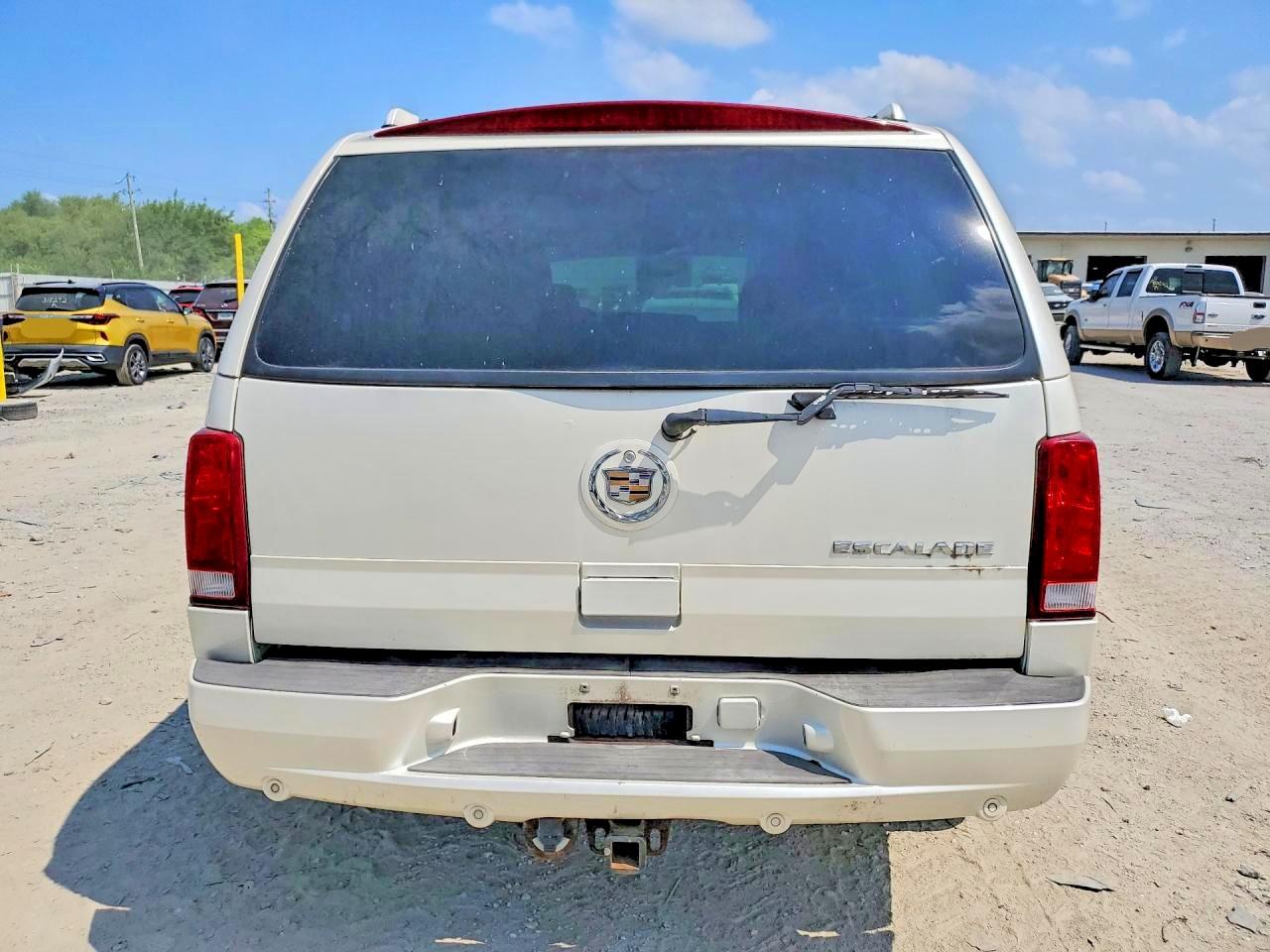 2004 Cadillac Escalade Luxury Белый vin: 1GYEK63N54R184860