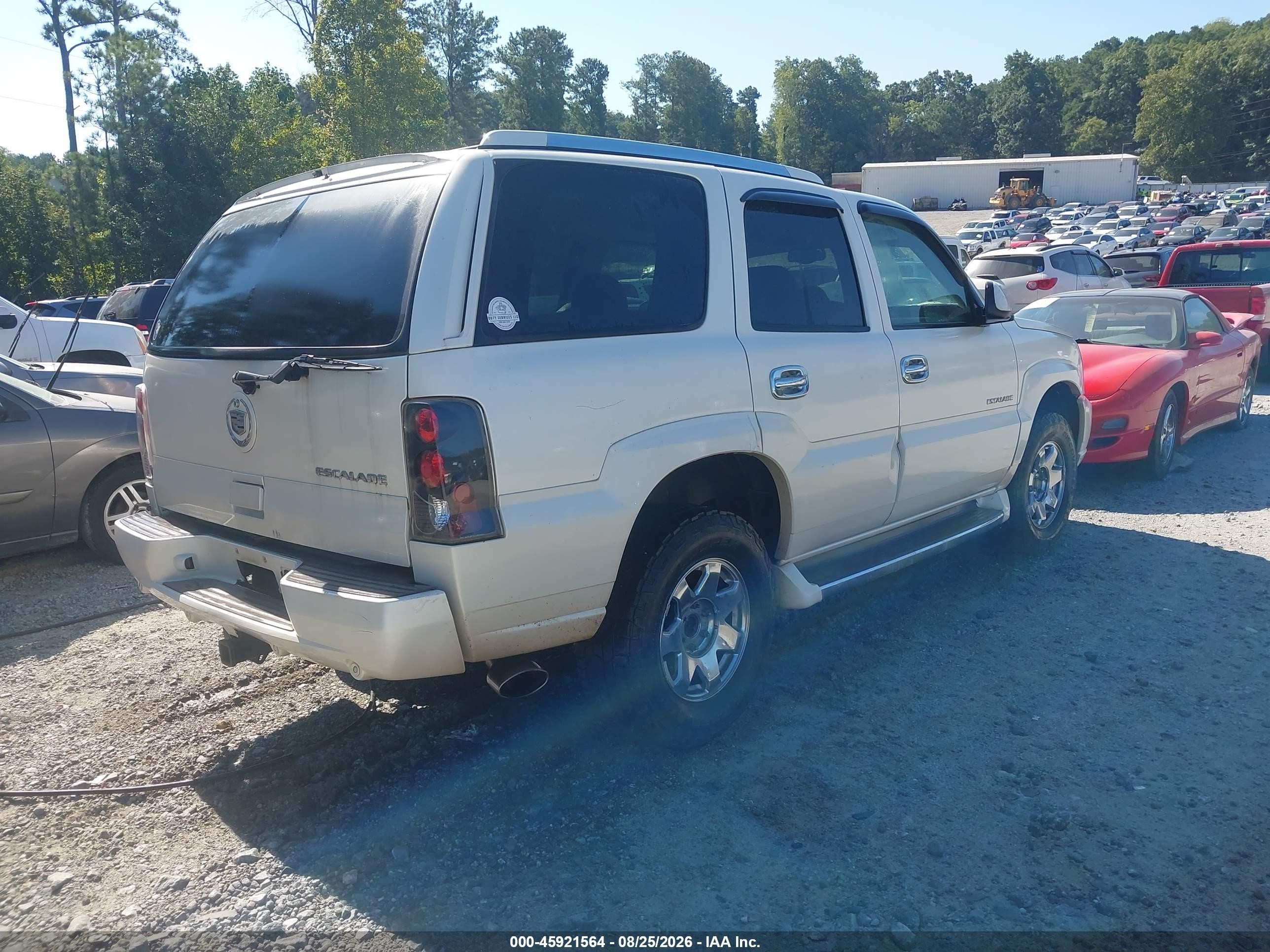 2002 Cadillac Escalade Standard White vin: 1GYEK63N62R210279