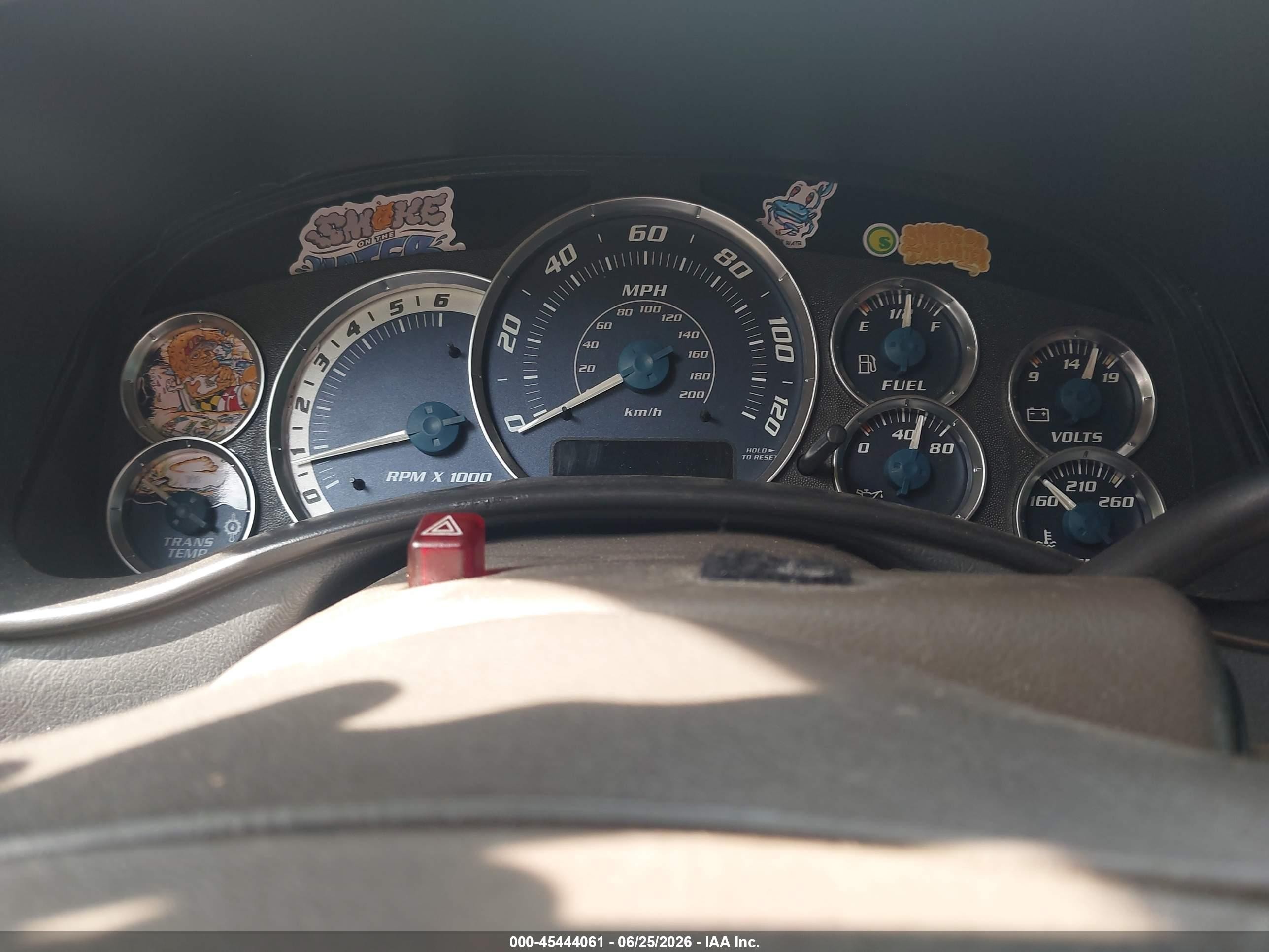 2002 Cadillac Escalade Standard Серебряный vin: 1GYEK63N62R229253