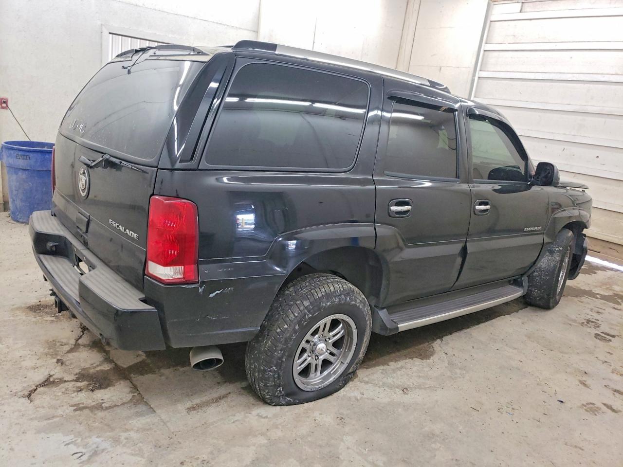 2004 Cadillac Escalade Luxury Black vin: 1GYEK63N64R200368