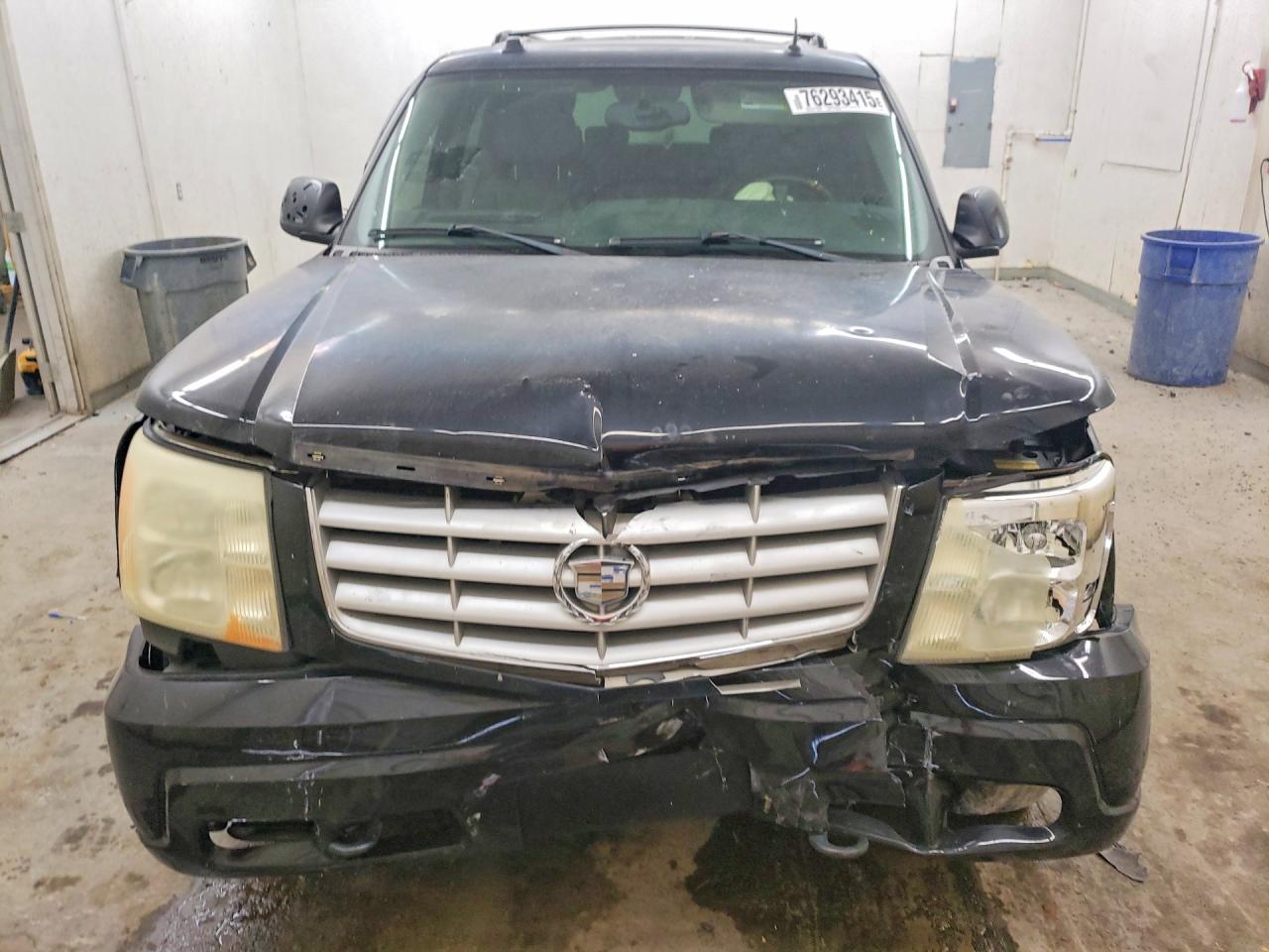 2004 Cadillac Escalade Luxury Black vin: 1GYEK63N64R200368