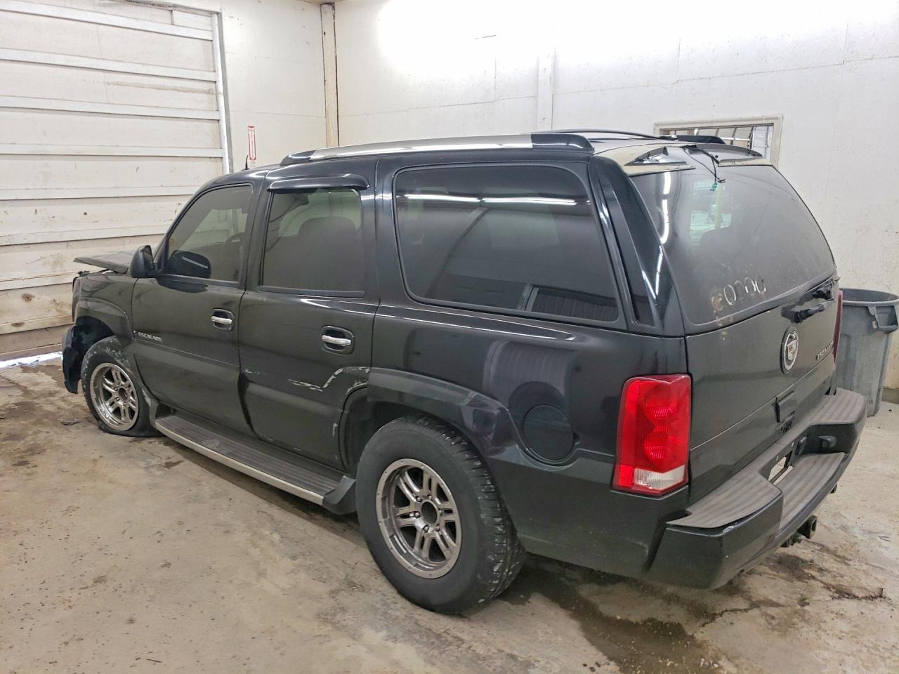2004 Cadillac Escalade Luxury Black vin: 1GYEK63N64R200368