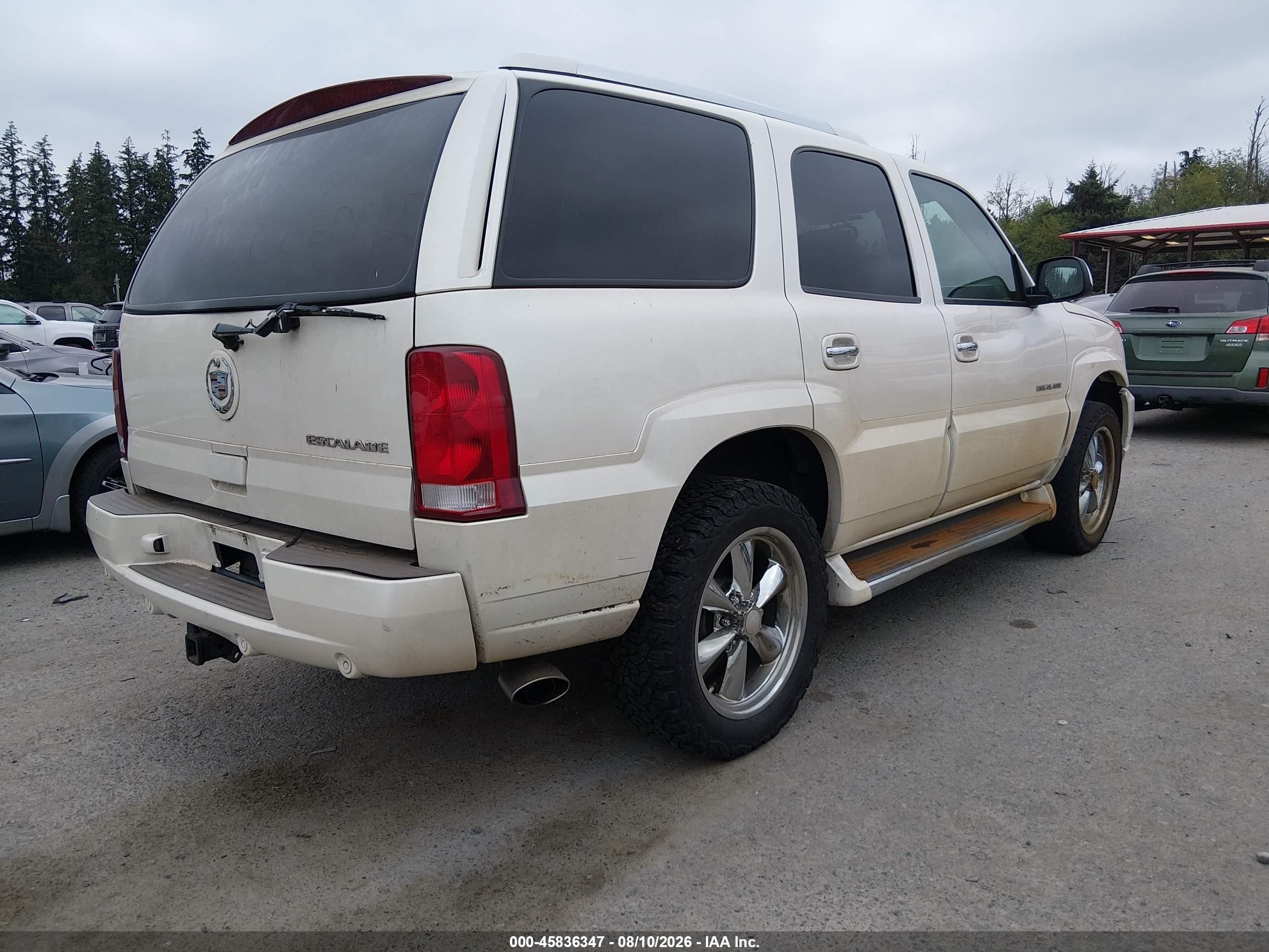2004 Cadillac Escalade Standard White vin: 1GYEK63N64R241597