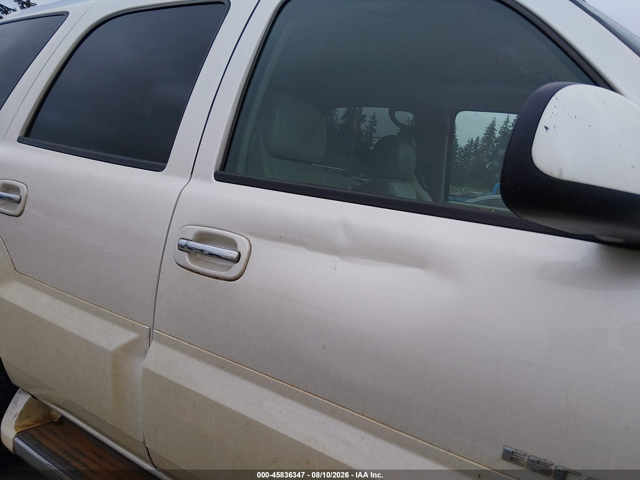 2004 Cadillac Escalade Standard White vin: 1GYEK63N64R241597