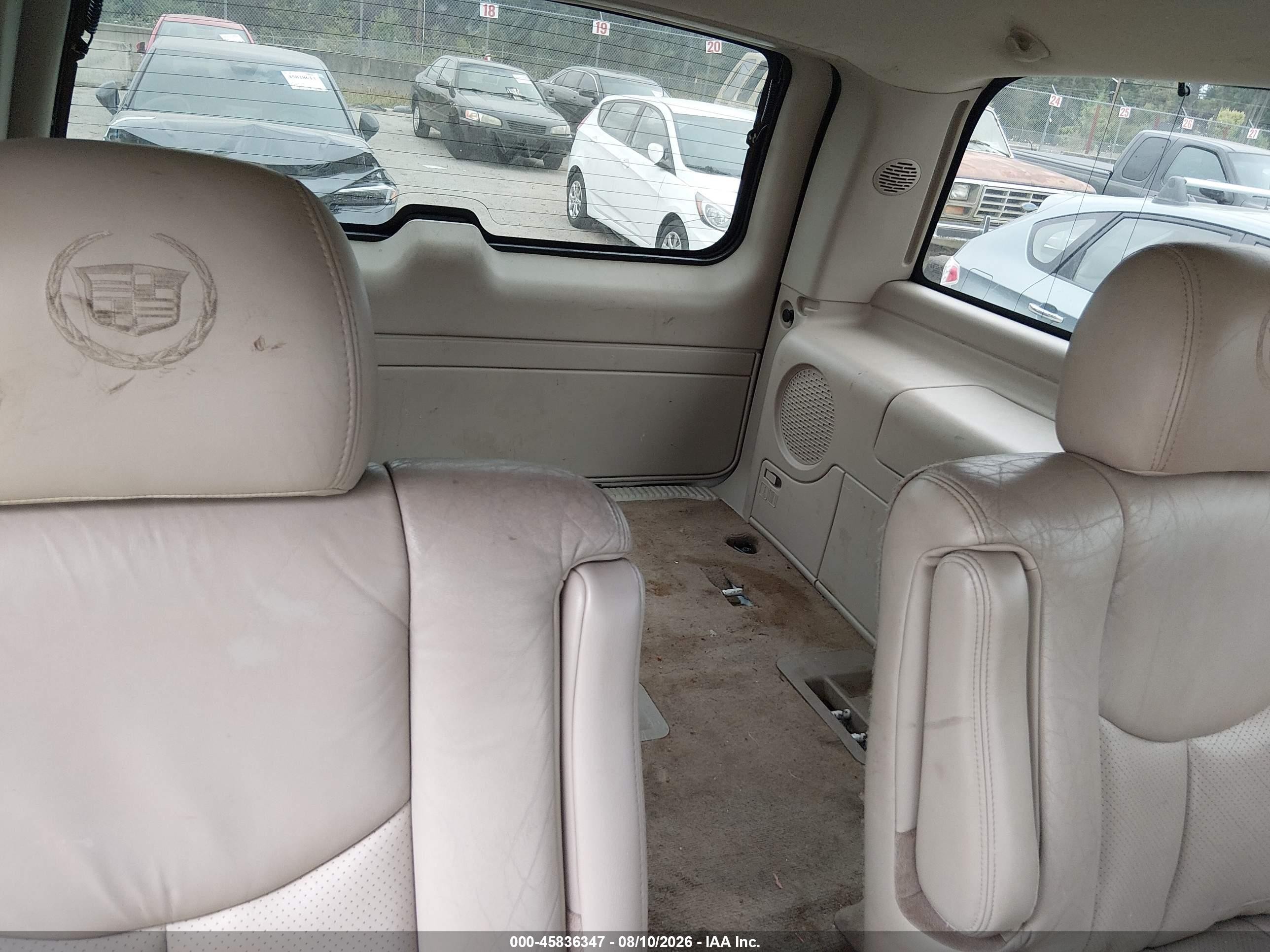 2004 Cadillac Escalade Standard White vin: 1GYEK63N64R241597