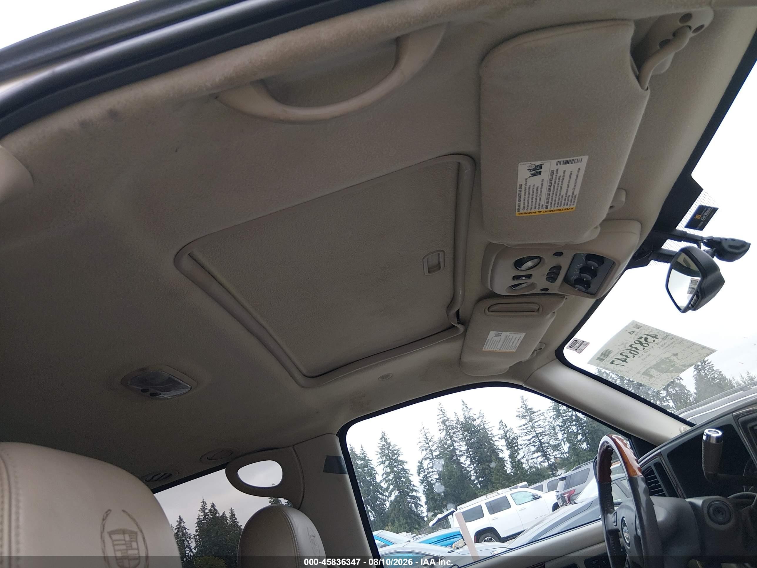 2004 Cadillac Escalade Standard White vin: 1GYEK63N64R241597