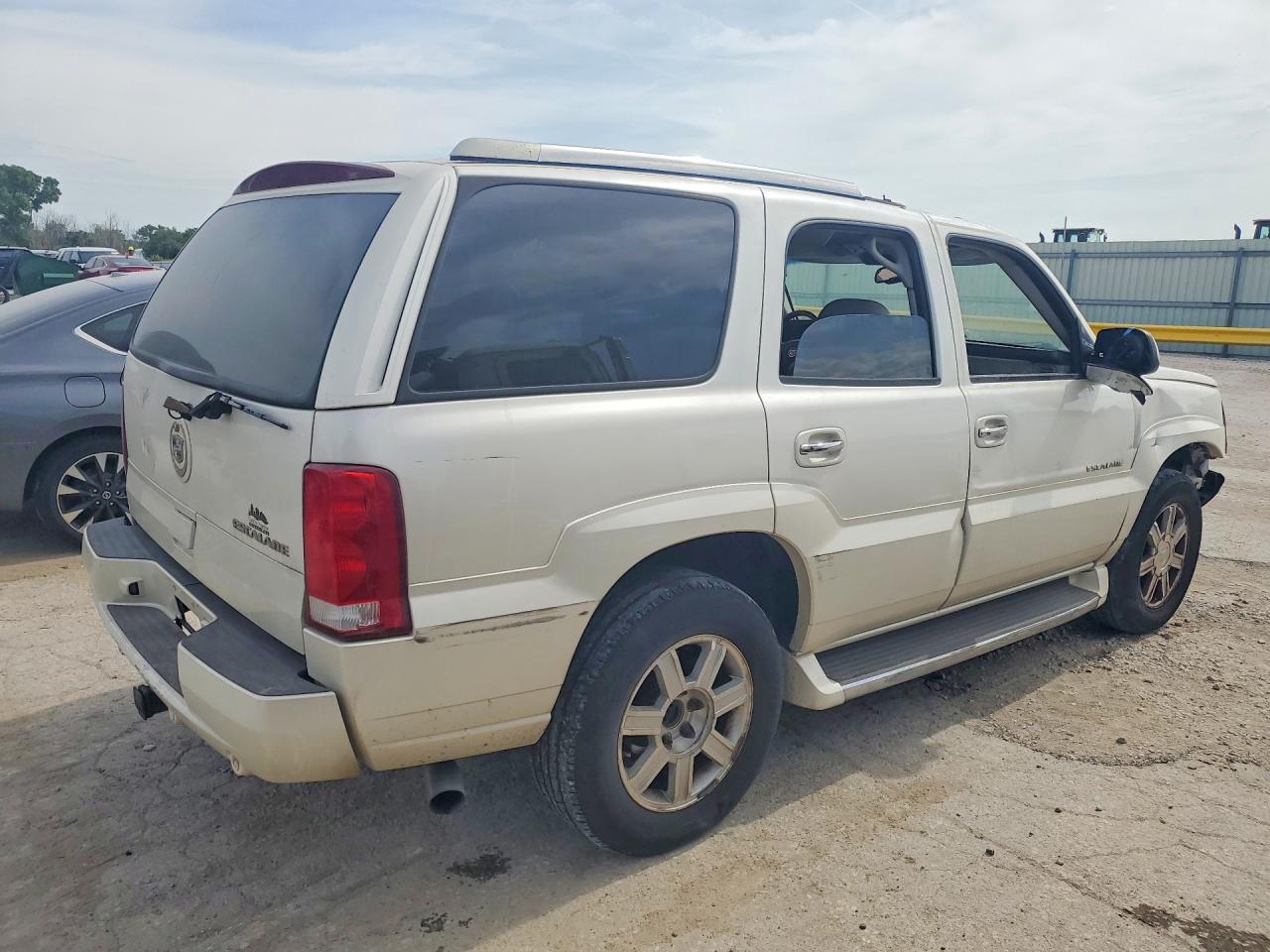 2004 Cadillac Escalade Luxury Белый vin: 1GYEK63N64R251952