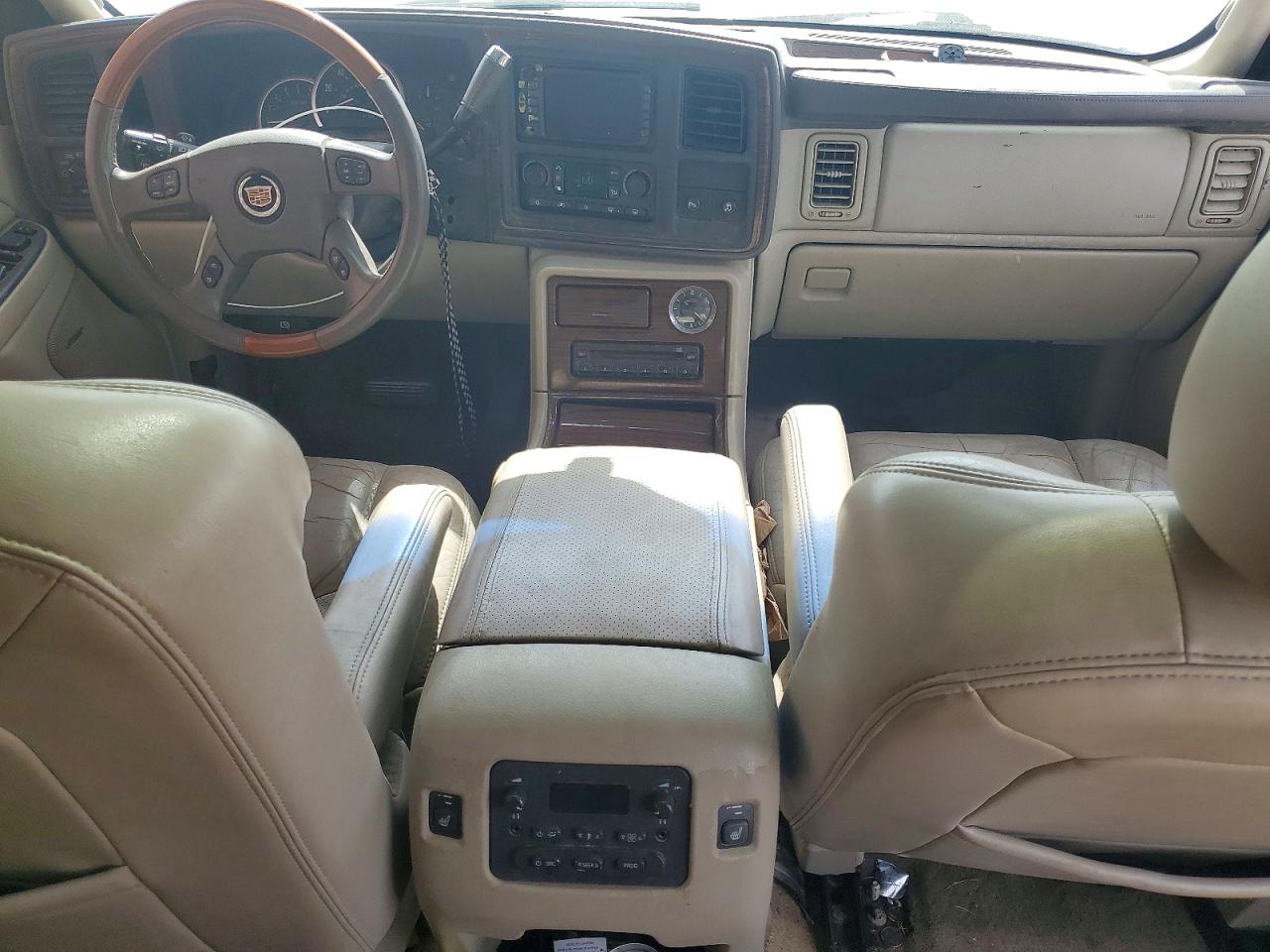2004 Cadillac Escalade Luxury Белый vin: 1GYEK63N64R251952