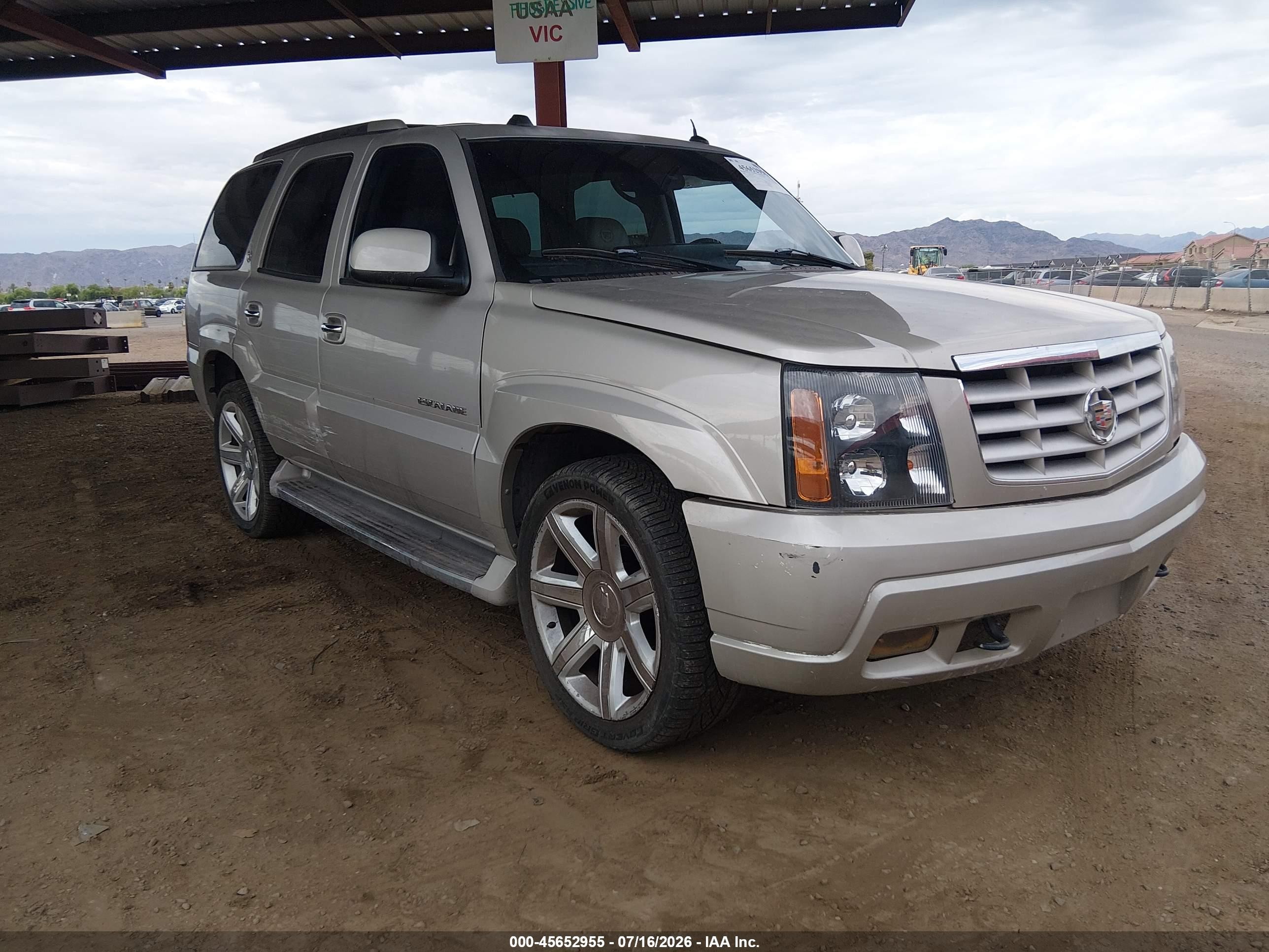 2004 Cadillac Escalade Standard Cream vin: 1GYEK63N64R294428