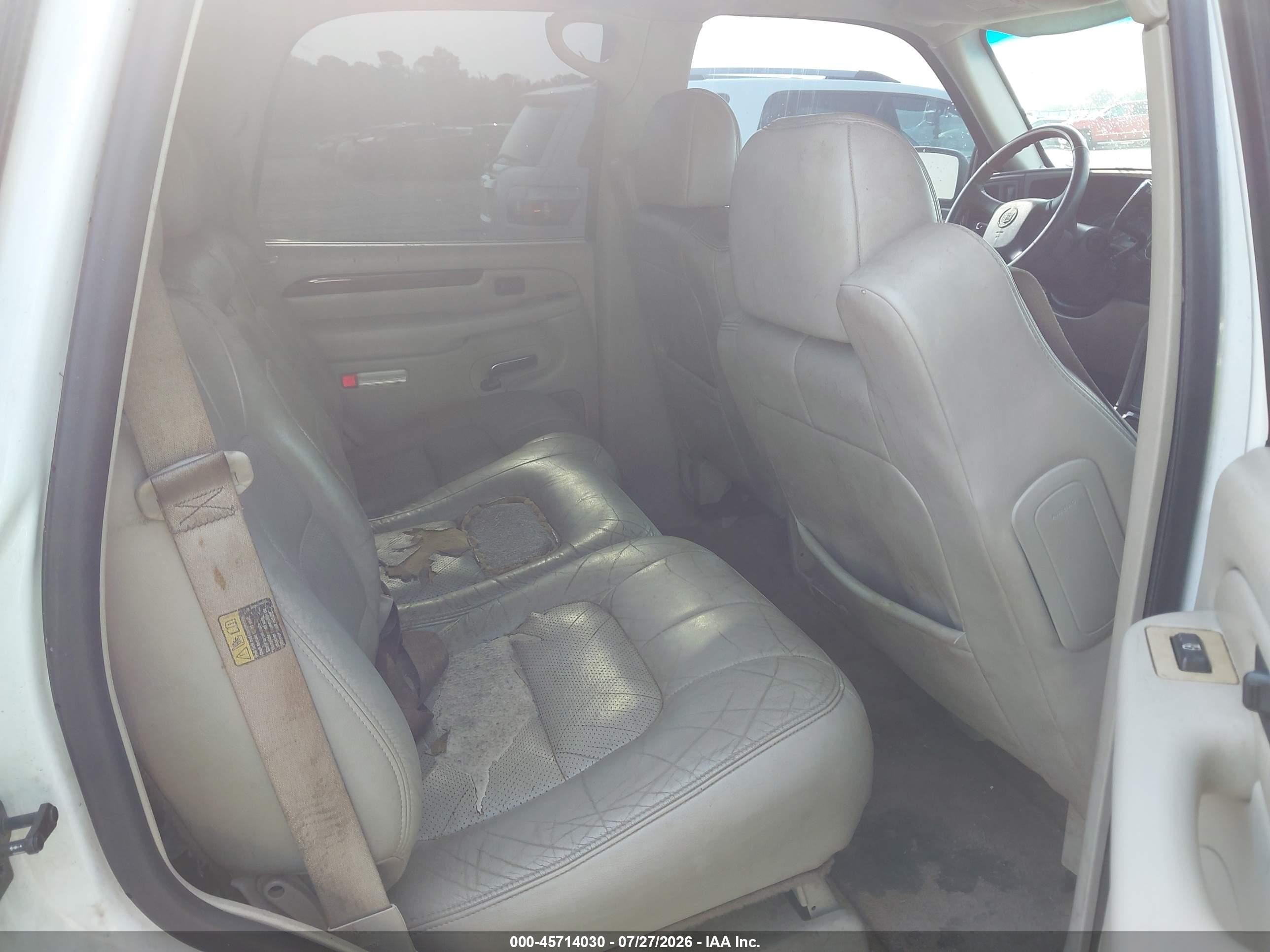 2002 Cadillac Escalade Standard White vin: 1GYEK63N72R112085