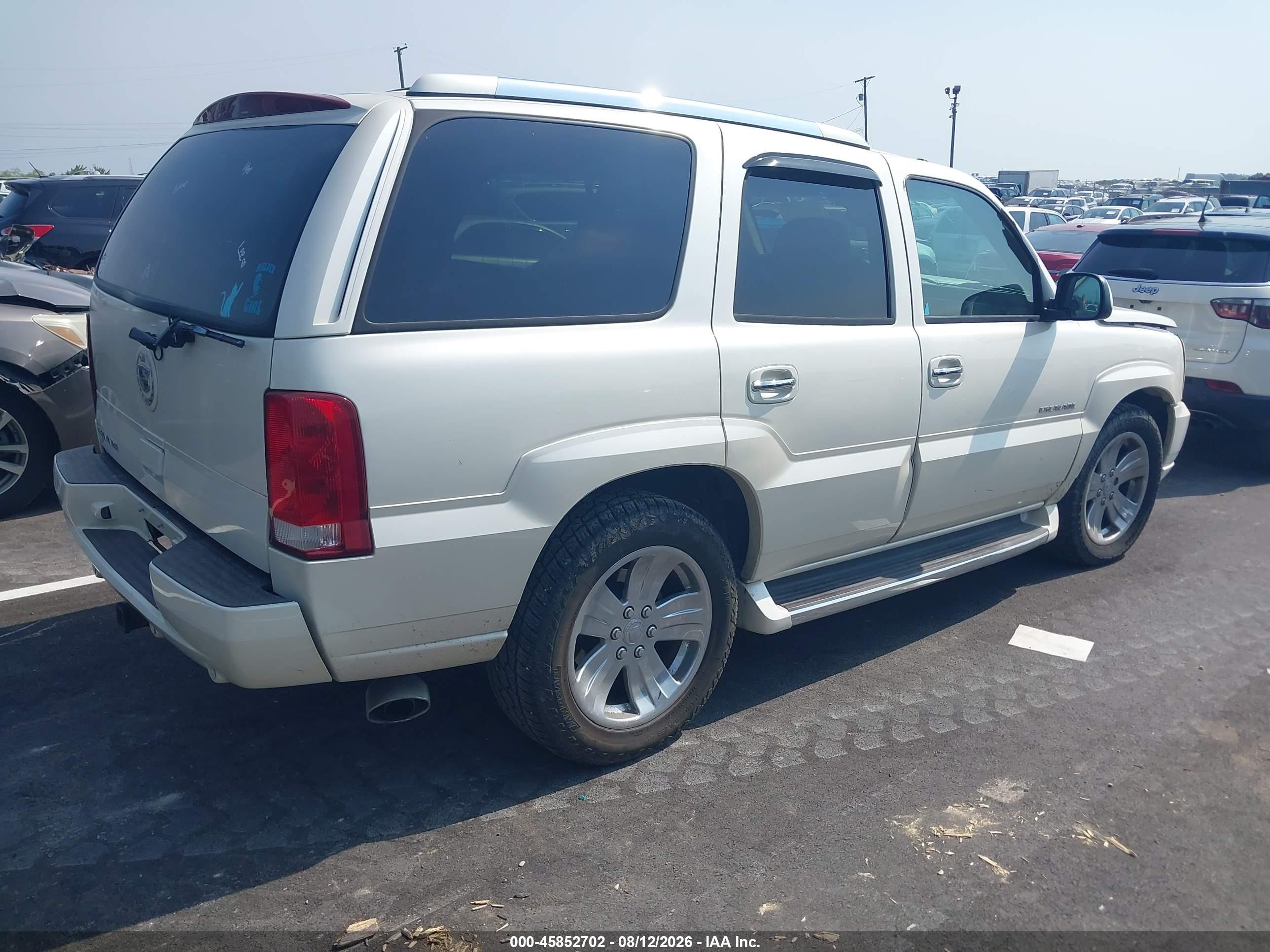 2004 Cadillac Escalade Standard White vin: 1GYEK63N74R198744