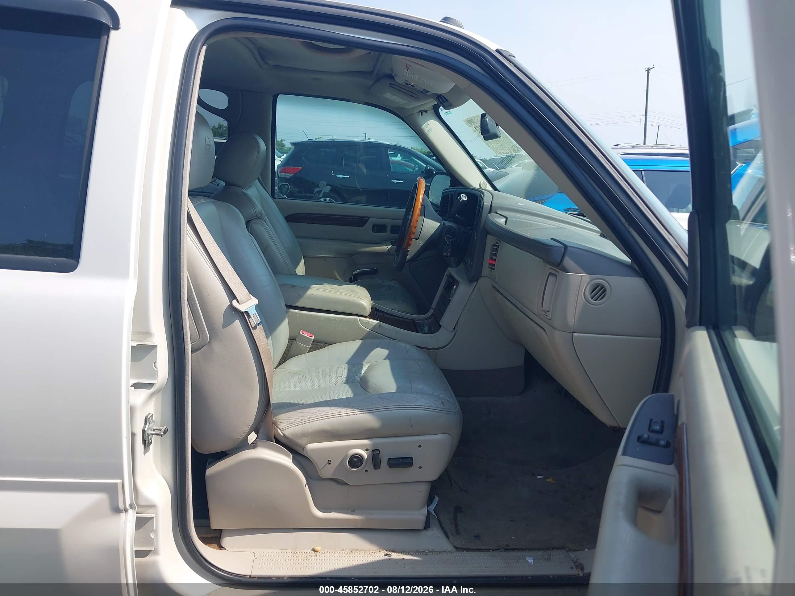 2004 Cadillac Escalade Standard White vin: 1GYEK63N74R198744