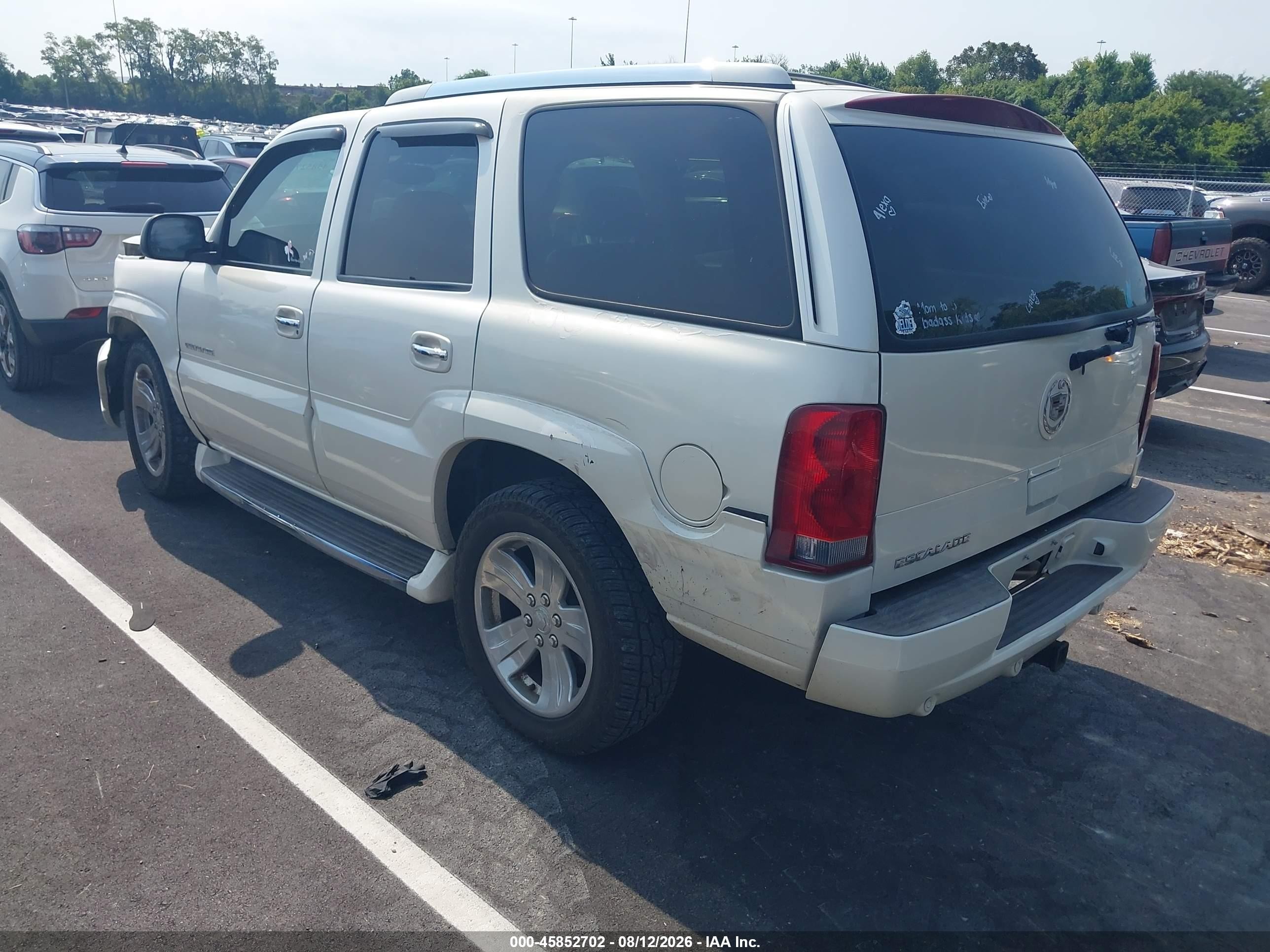 2004 Cadillac Escalade Standard White vin: 1GYEK63N74R198744