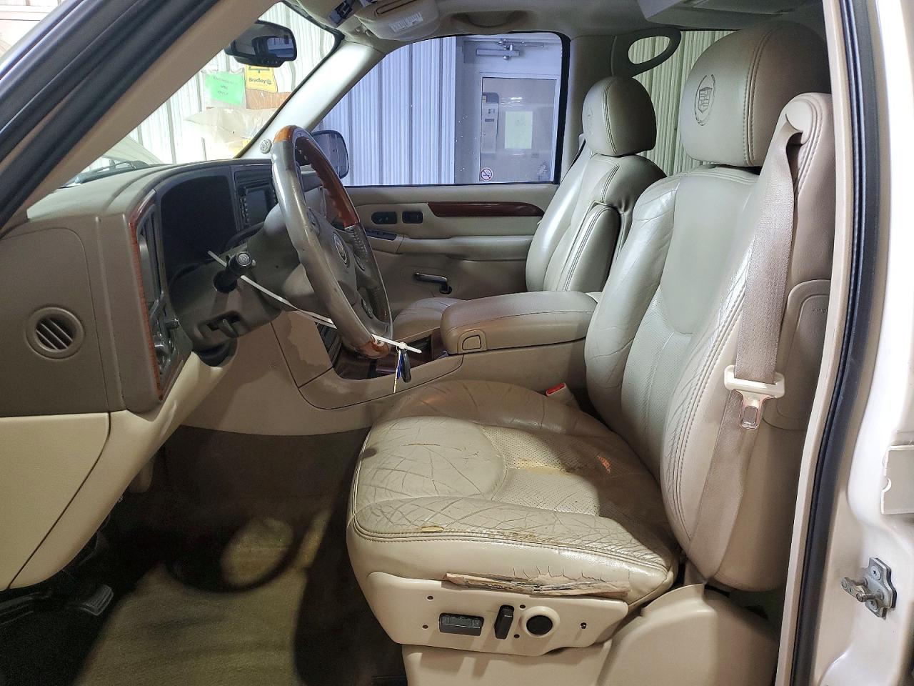 2004 Cadillac Escalade Luxury Beige vin: 1GYEK63N74R228924