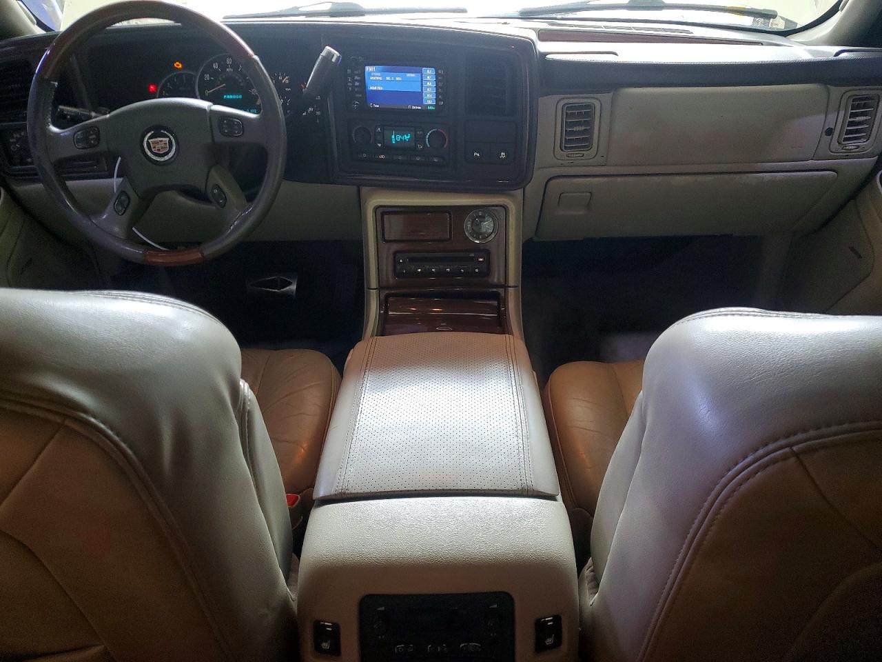 2004 Cadillac Escalade Luxury Beige vin: 1GYEK63N74R228924