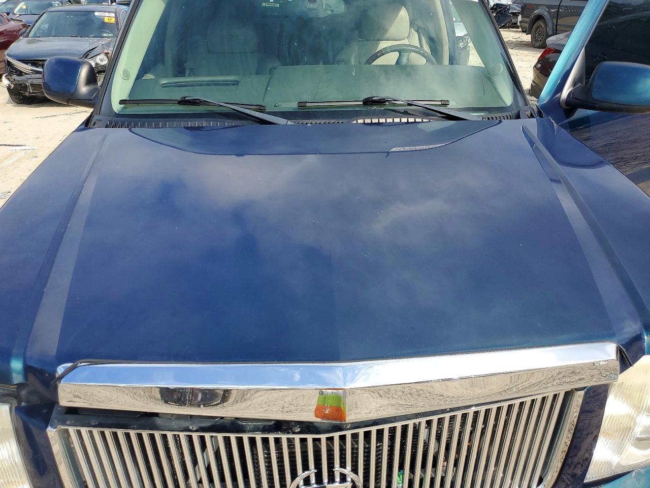 2005 Cadillac Escalade Luxury Blue vin: 1GYEK63N75R176888