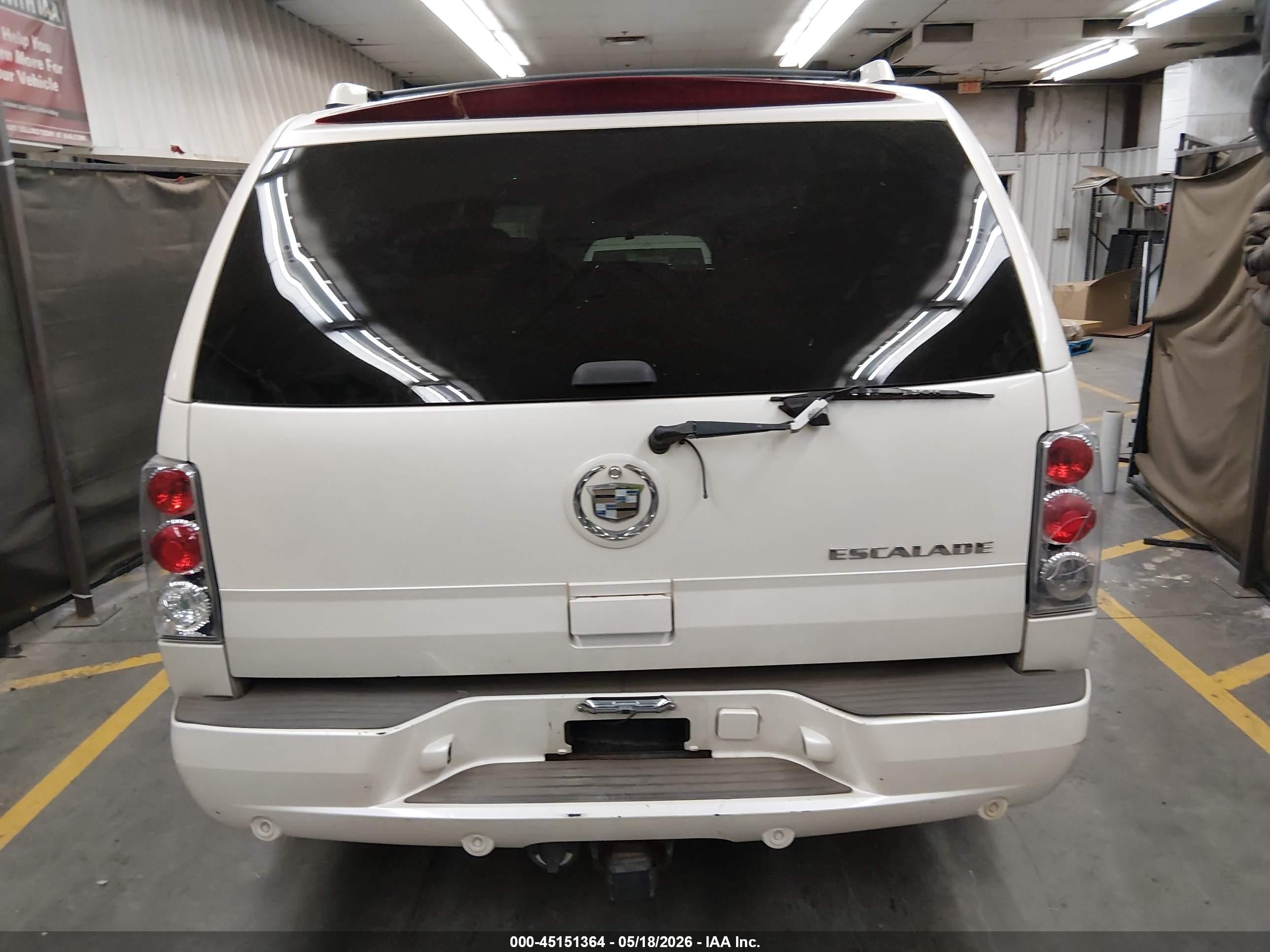 2005 Cadillac Escalade Standard Beige vin: 1GYEK63N75R219092
