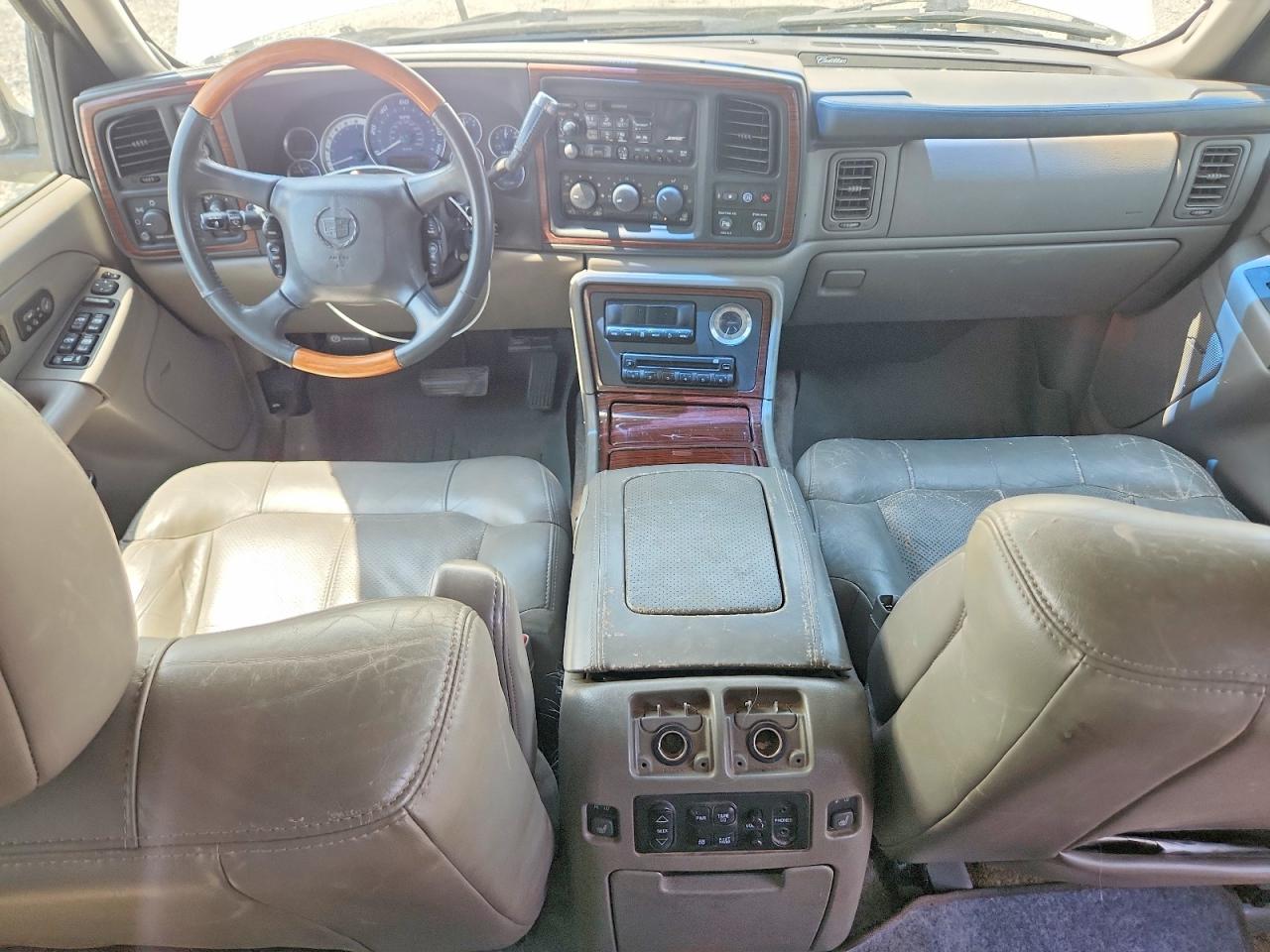 2002 Cadillac Escalade Luxury White vin: 1GYEK63N82R297876