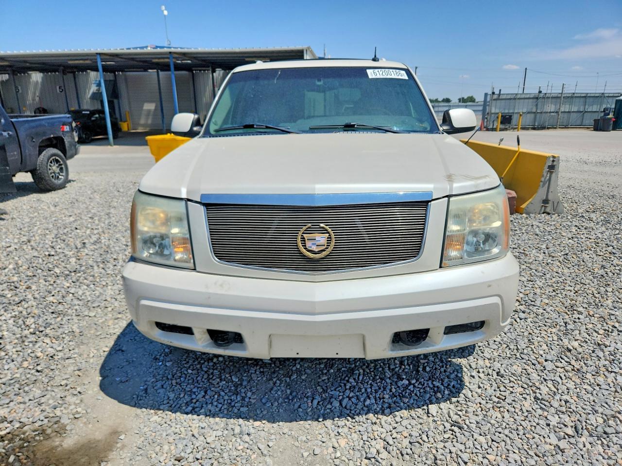 2002 Cadillac Escalade Luxury White vin: 1GYEK63N82R297876