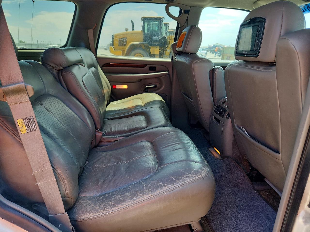 2002 Cadillac Escalade Luxury White vin: 1GYEK63N82R297876