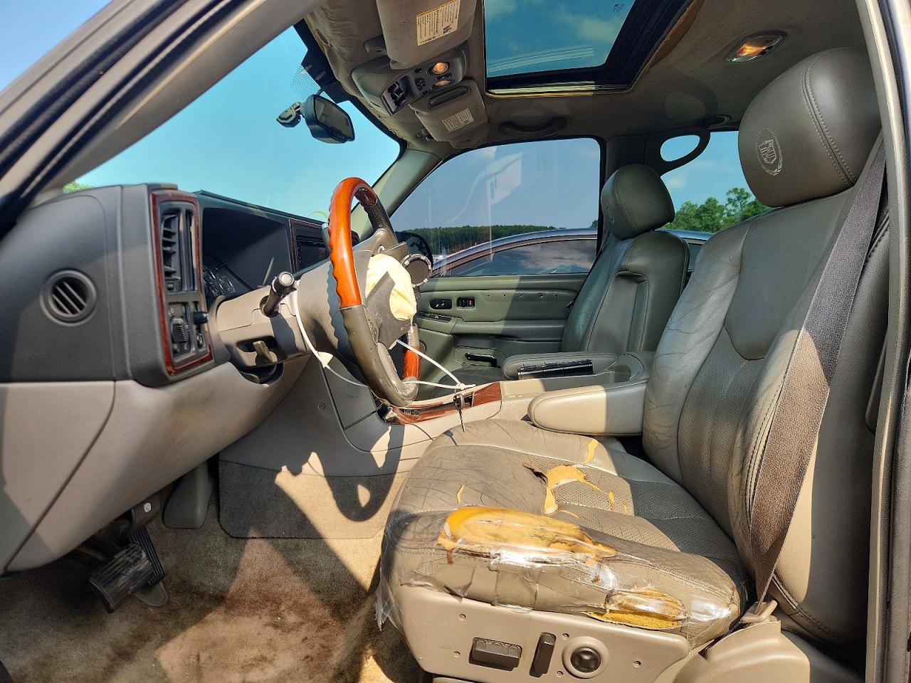 2005 Cadillac Escalade Black vin: 1GYEK63N85R139915