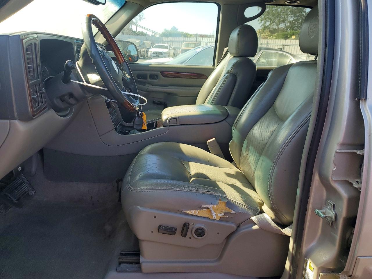 2005 Cadillac Escalade Luxury Beige vin: 1GYEK63N85R214239
