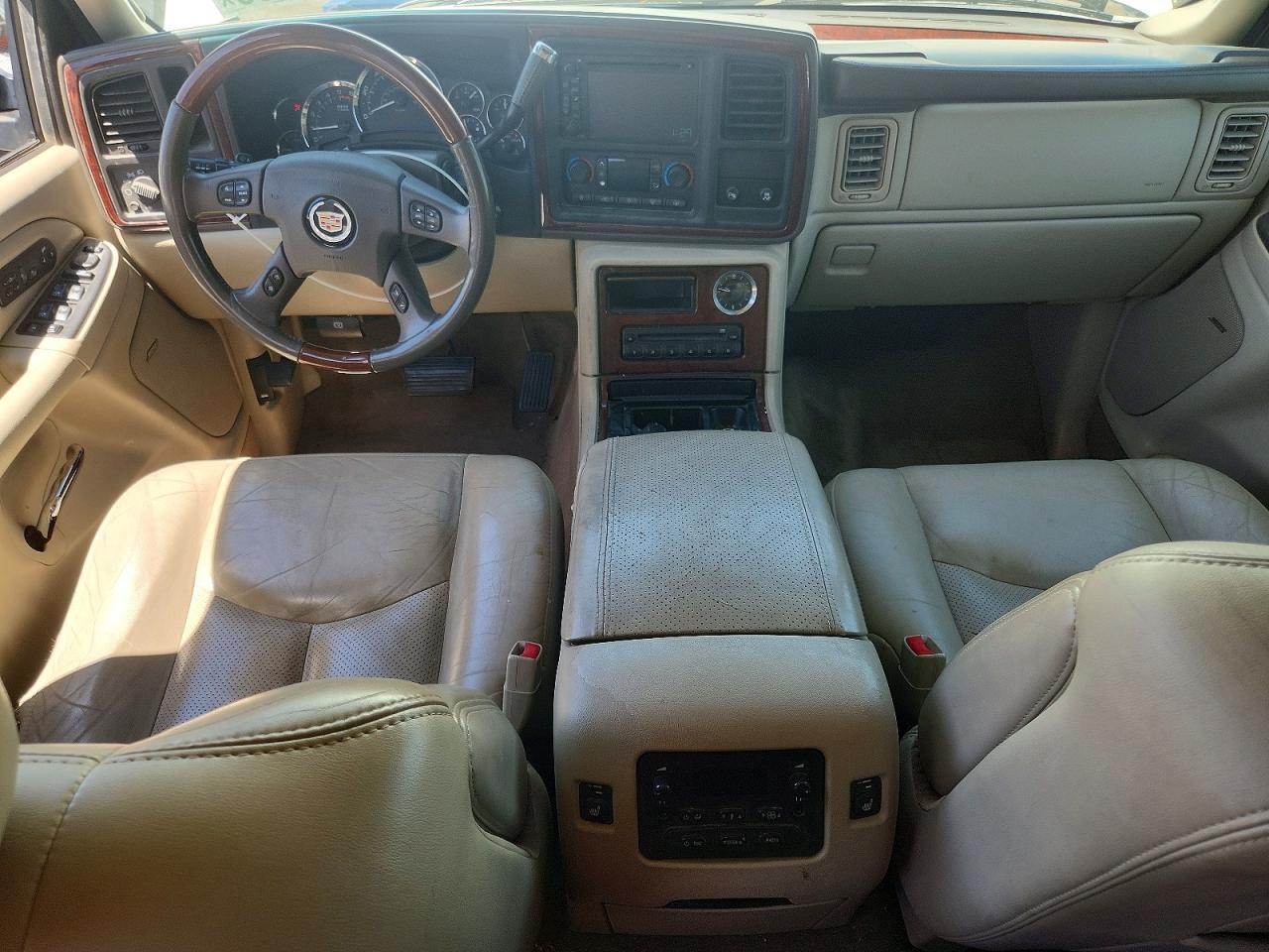 2005 Cadillac Escalade Luxury White vin: 1GYEK63N85R243823