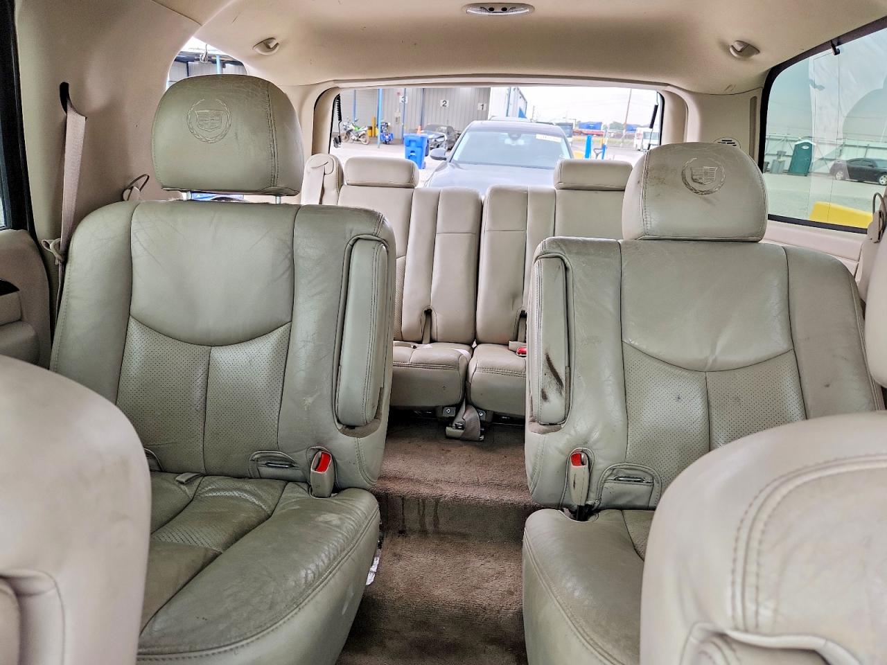 2005 Cadillac Escalade Luxury White vin: 1GYEK63N85R257642