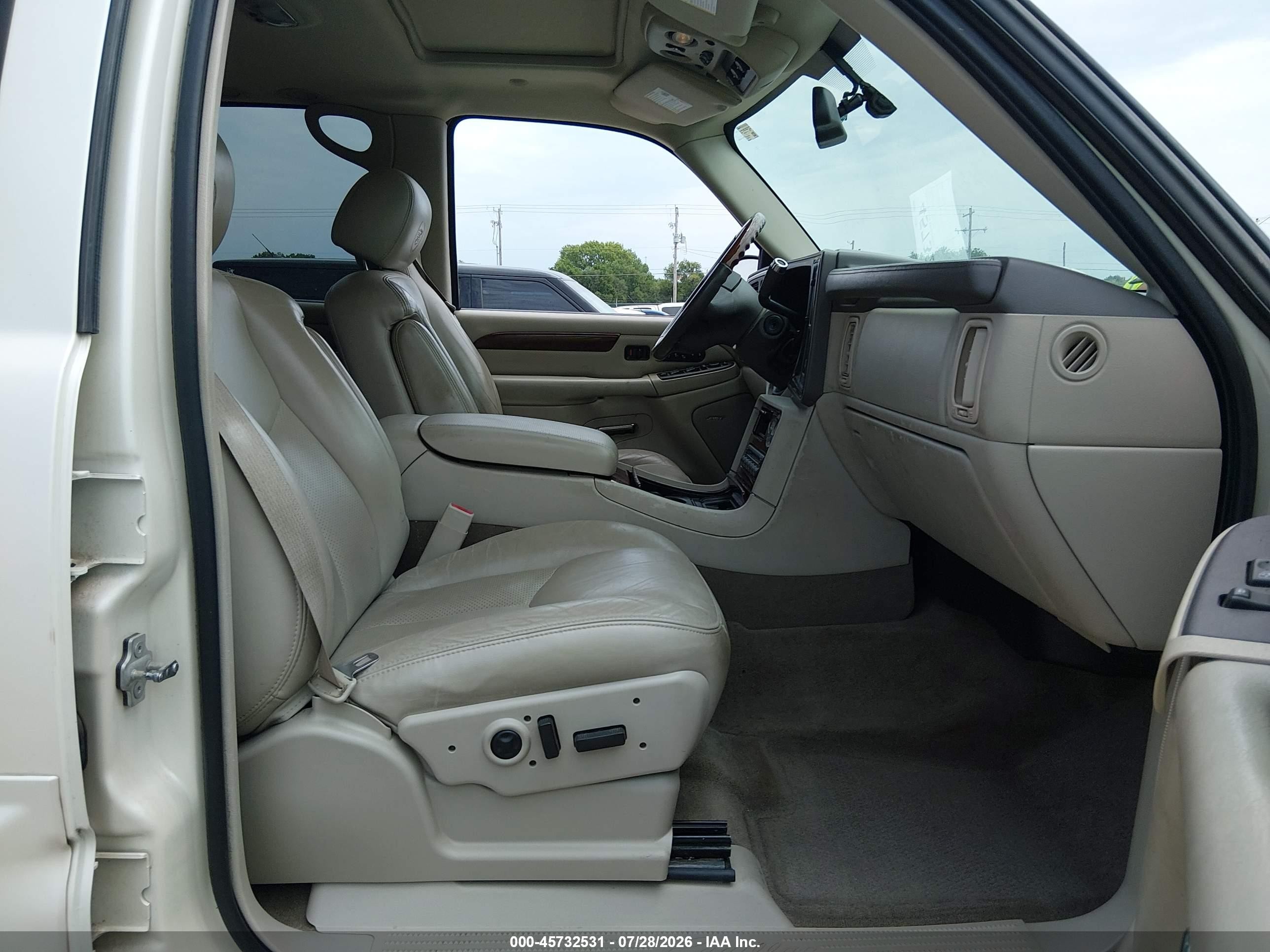2006 Cadillac Escalade Standard White vin: 1GYEK63N86R111212