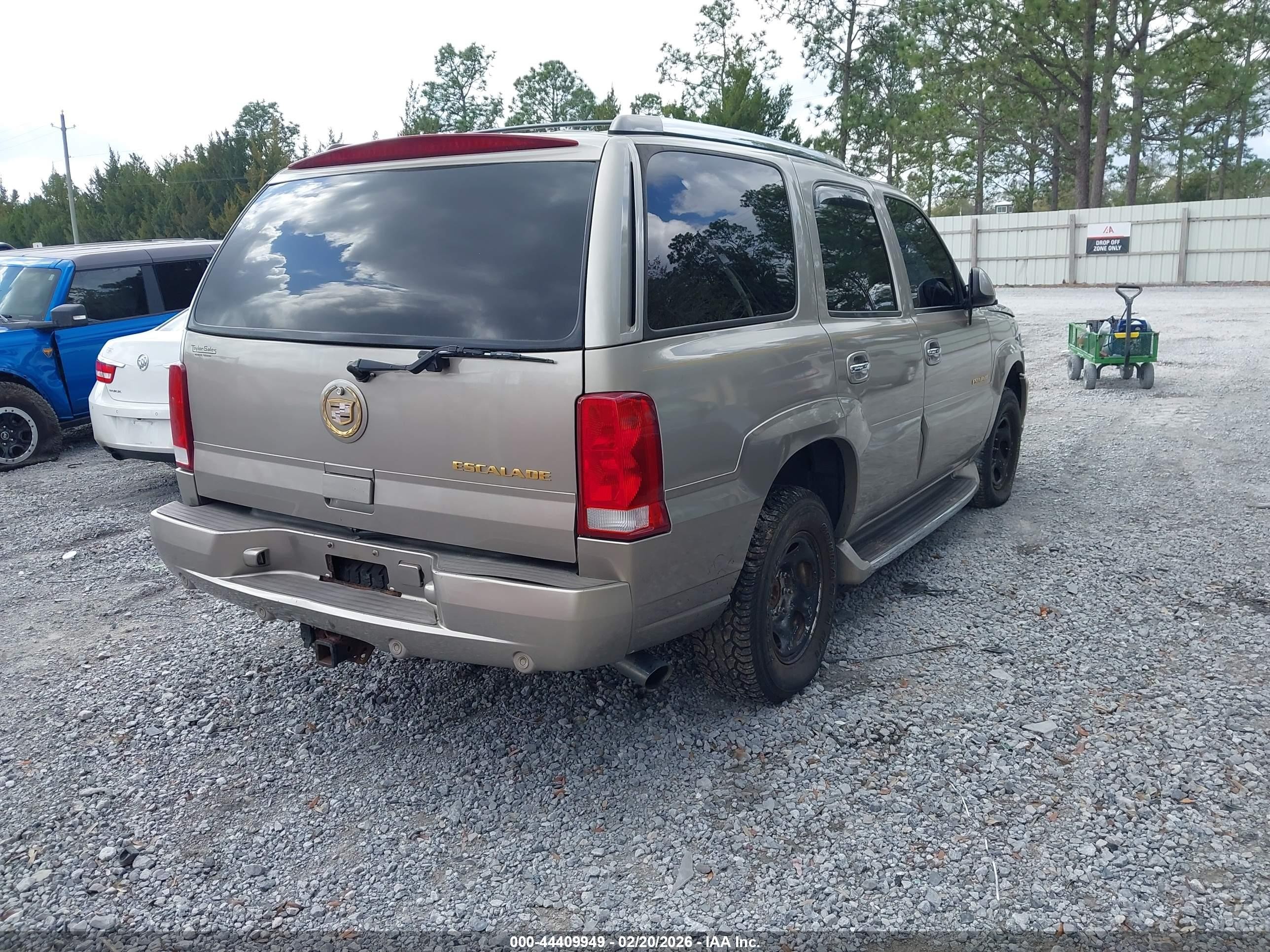 2003 Cadillac Escalade Standard Beige vin: 1GYEK63N93R280697