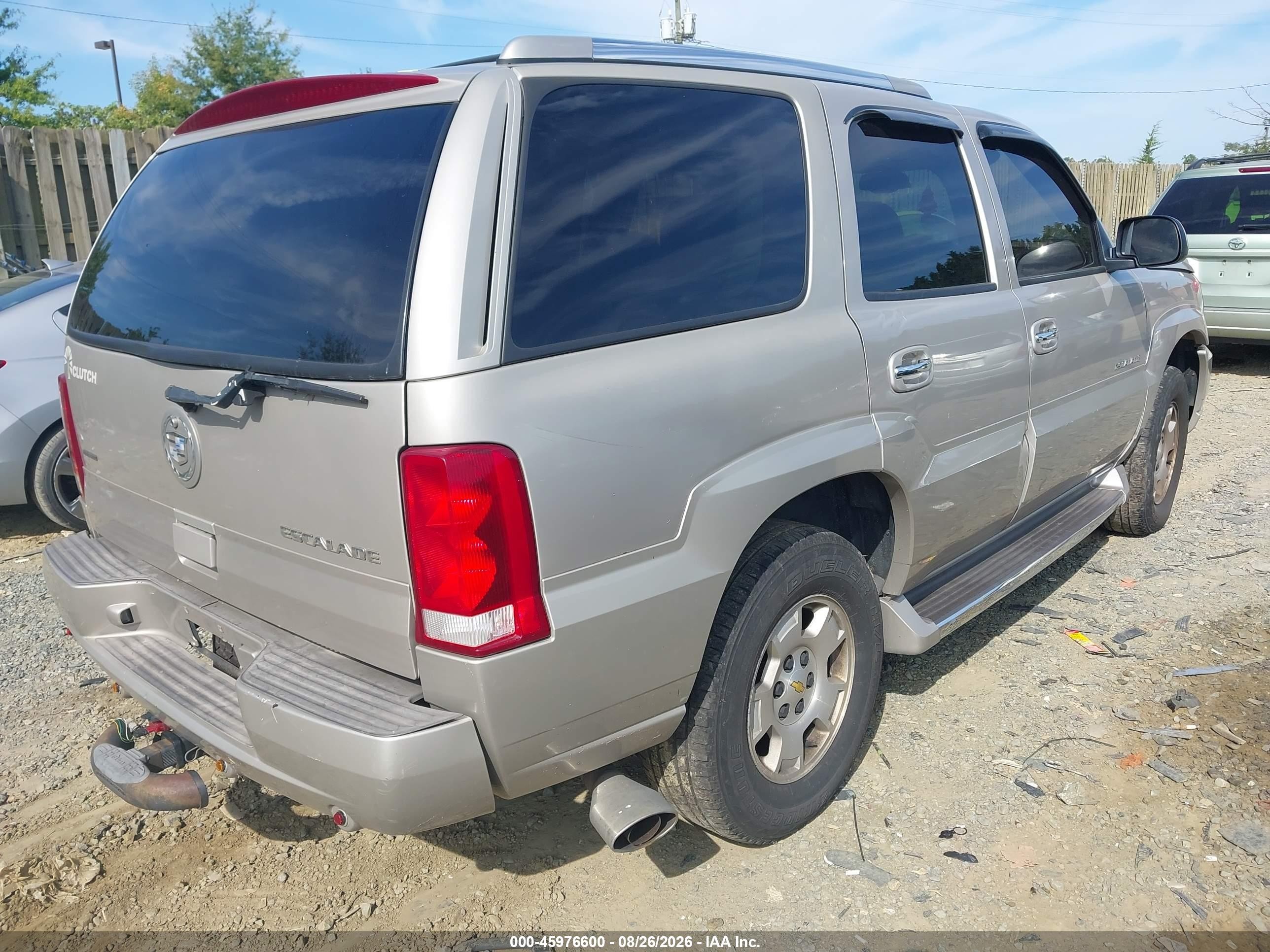 2004 Cadillac Escalade Standard Beige vin: 1GYEK63N94R178091