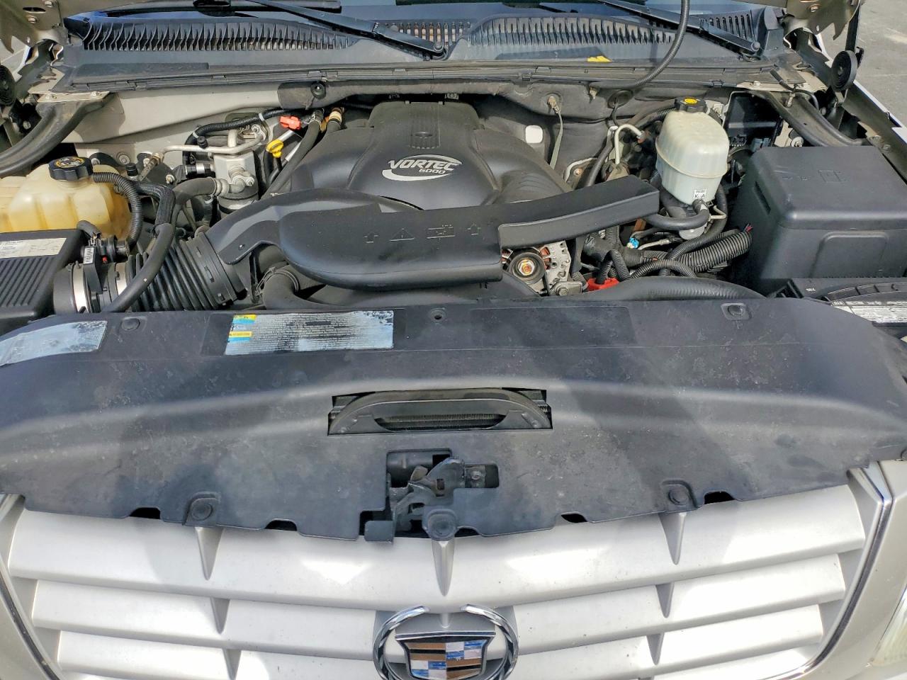 2004 Cadillac Escalade Luxury Beige vin: 1GYEK63N94R180701