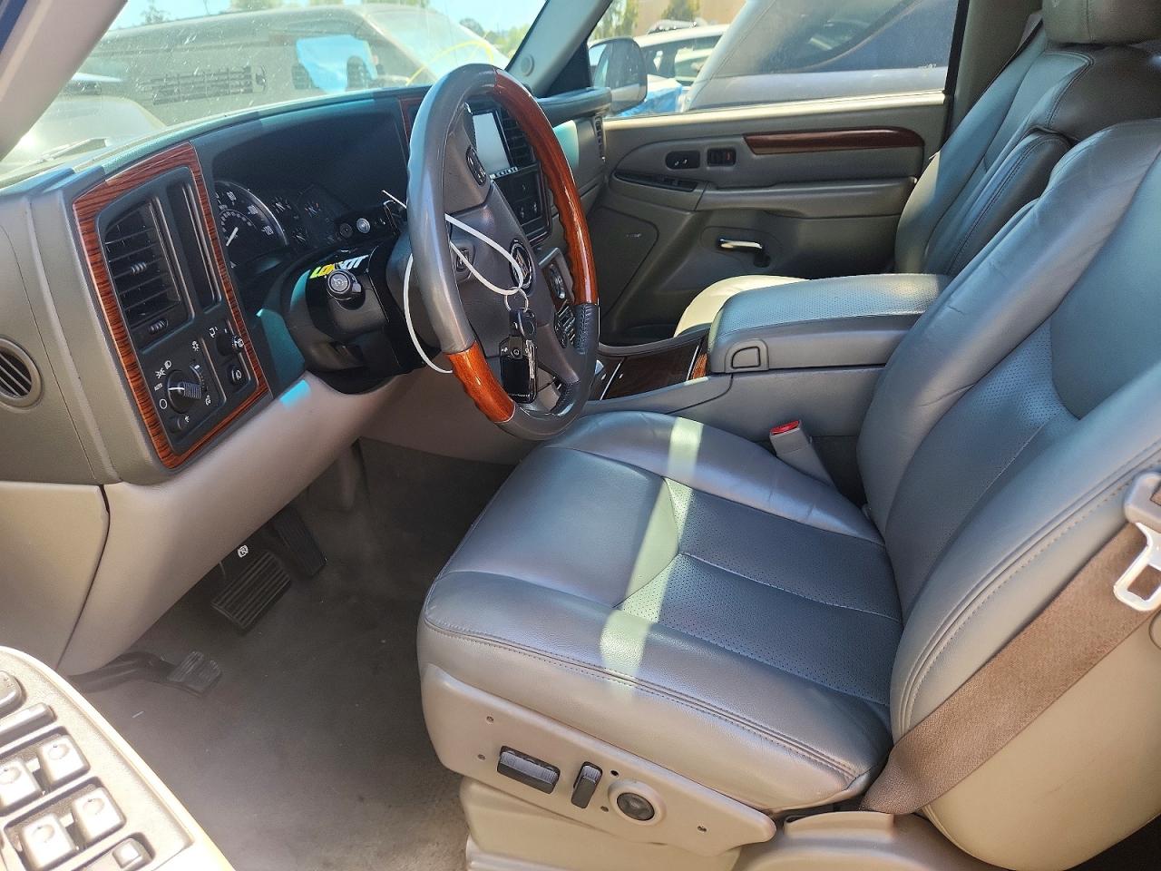 2004 Cadillac Escalade Luxury Beige vin: 1GYEK63N94R180701