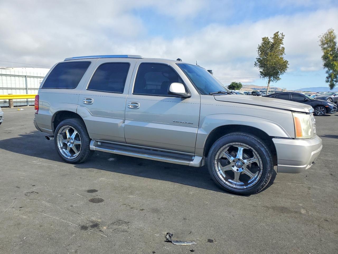 2004 Cadillac Escalade Luxury Beige vin: 1GYEK63N94R180701