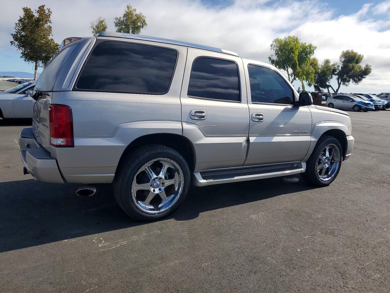 2004 Cadillac Escalade Luxury Beige vin: 1GYEK63N94R180701