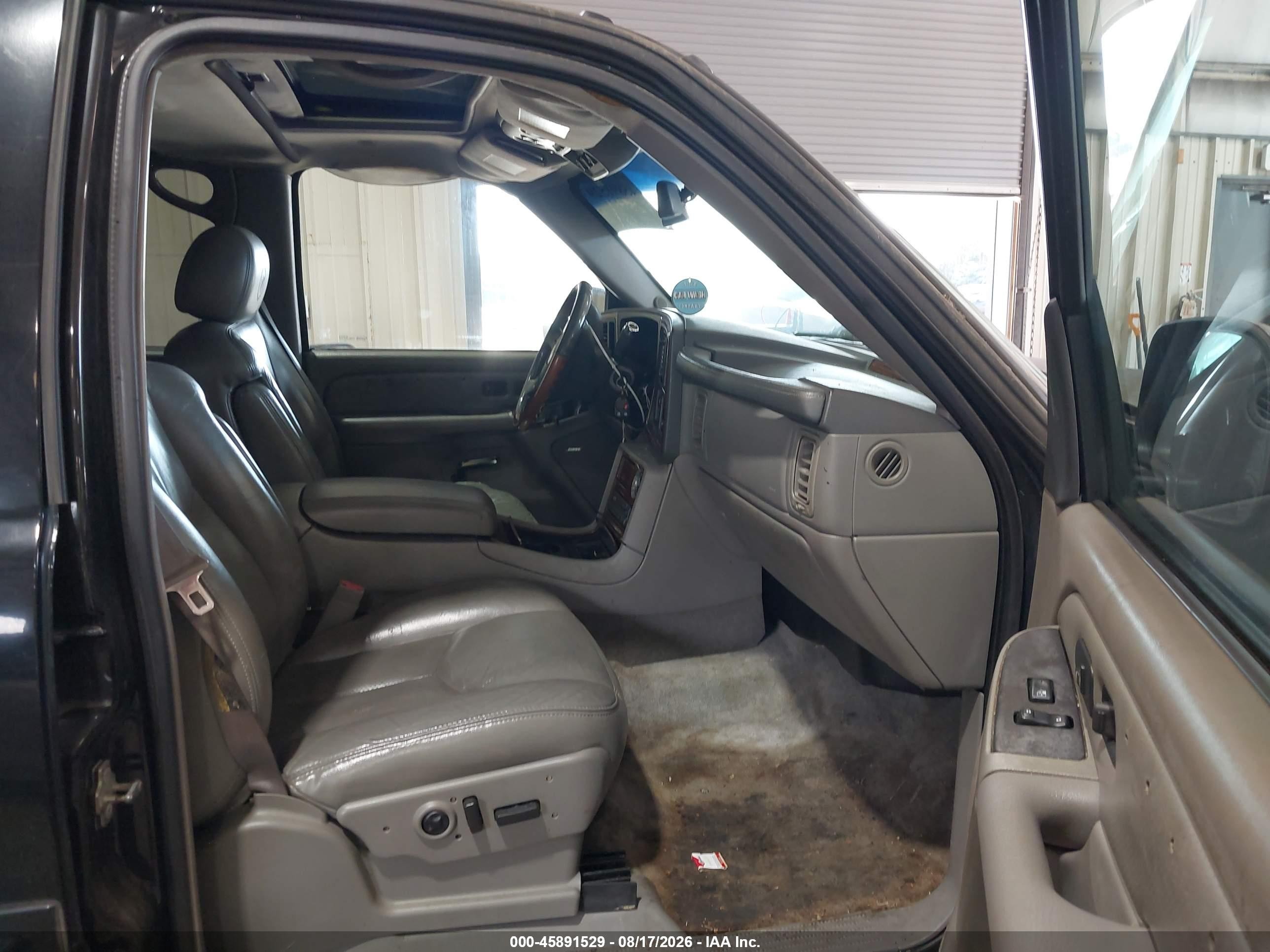 2004 Cadillac Escalade Standard Черный vin: 1GYEK63N94R218962