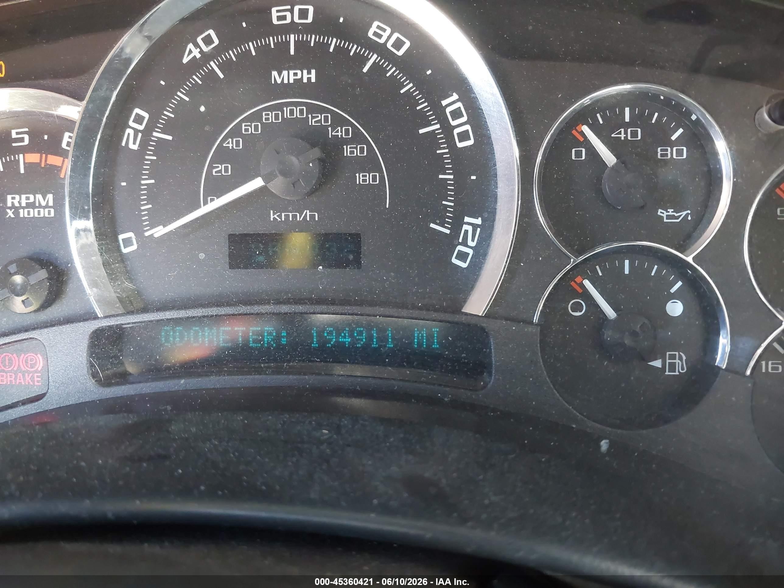 2004 Cadillac Escalade Standard Silver vin: 1GYEK63N94R277316