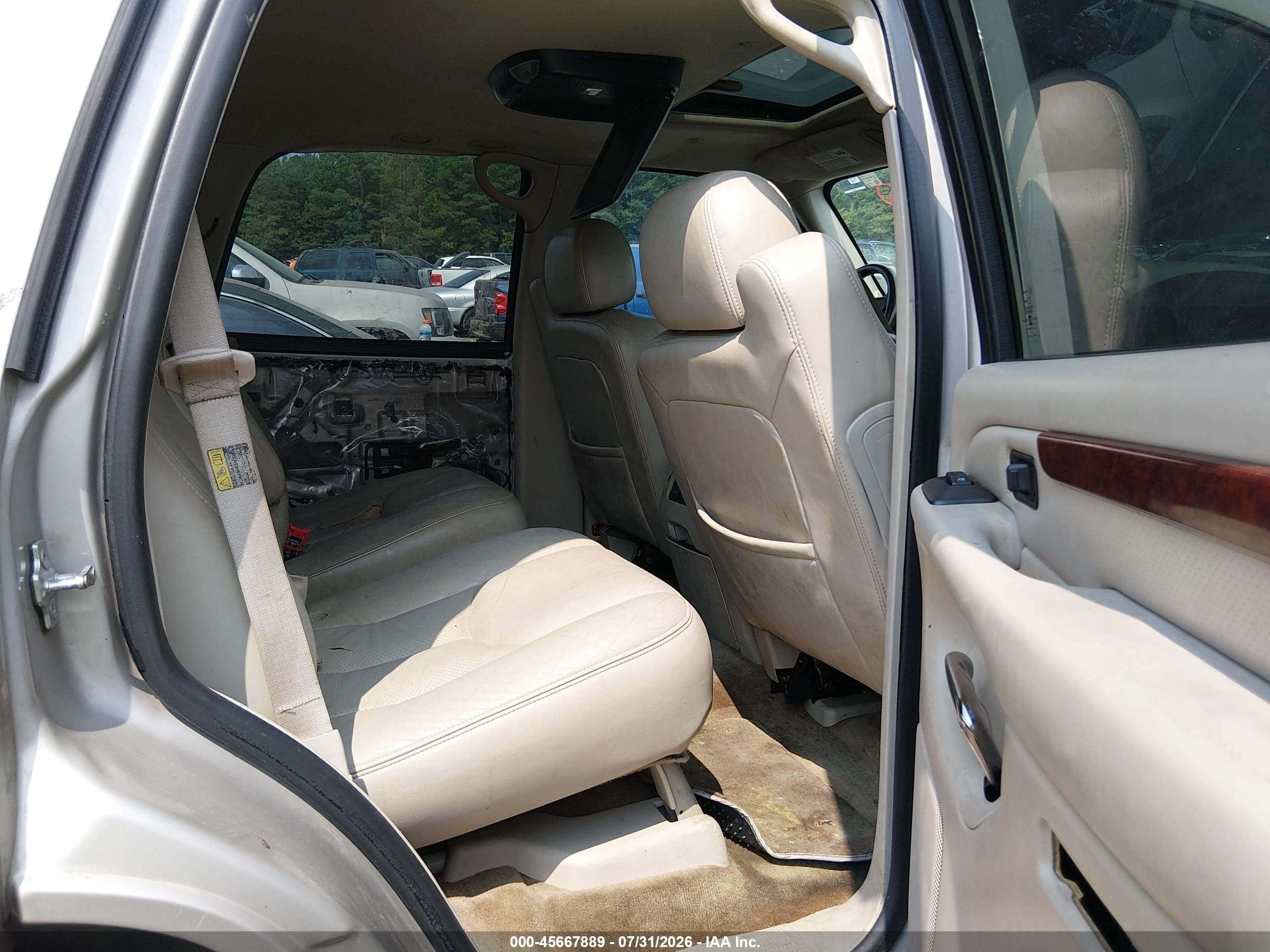 2005 Cadillac Escalade Standard Beige vin: 1GYEK63N95R134500