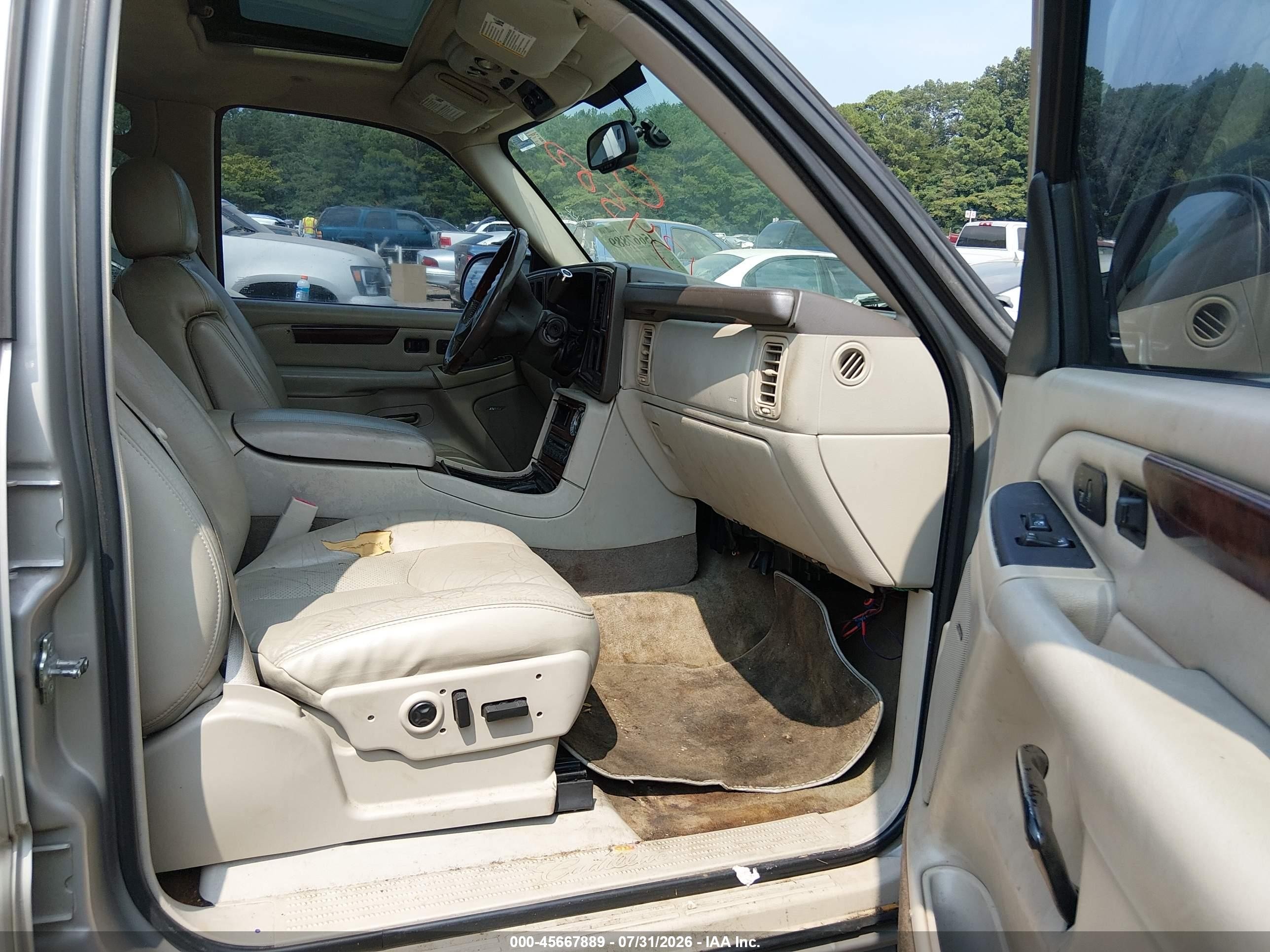 2005 Cadillac Escalade Standard Beige vin: 1GYEK63N95R134500