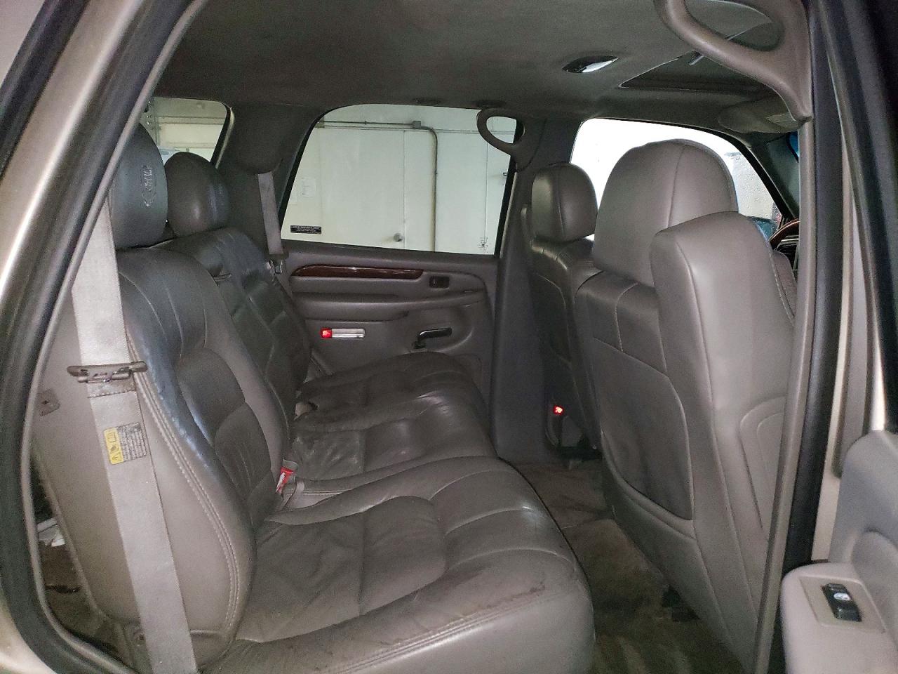 2002 Cadillac Escalade Silver vin: 1GYEK63NX2R115630