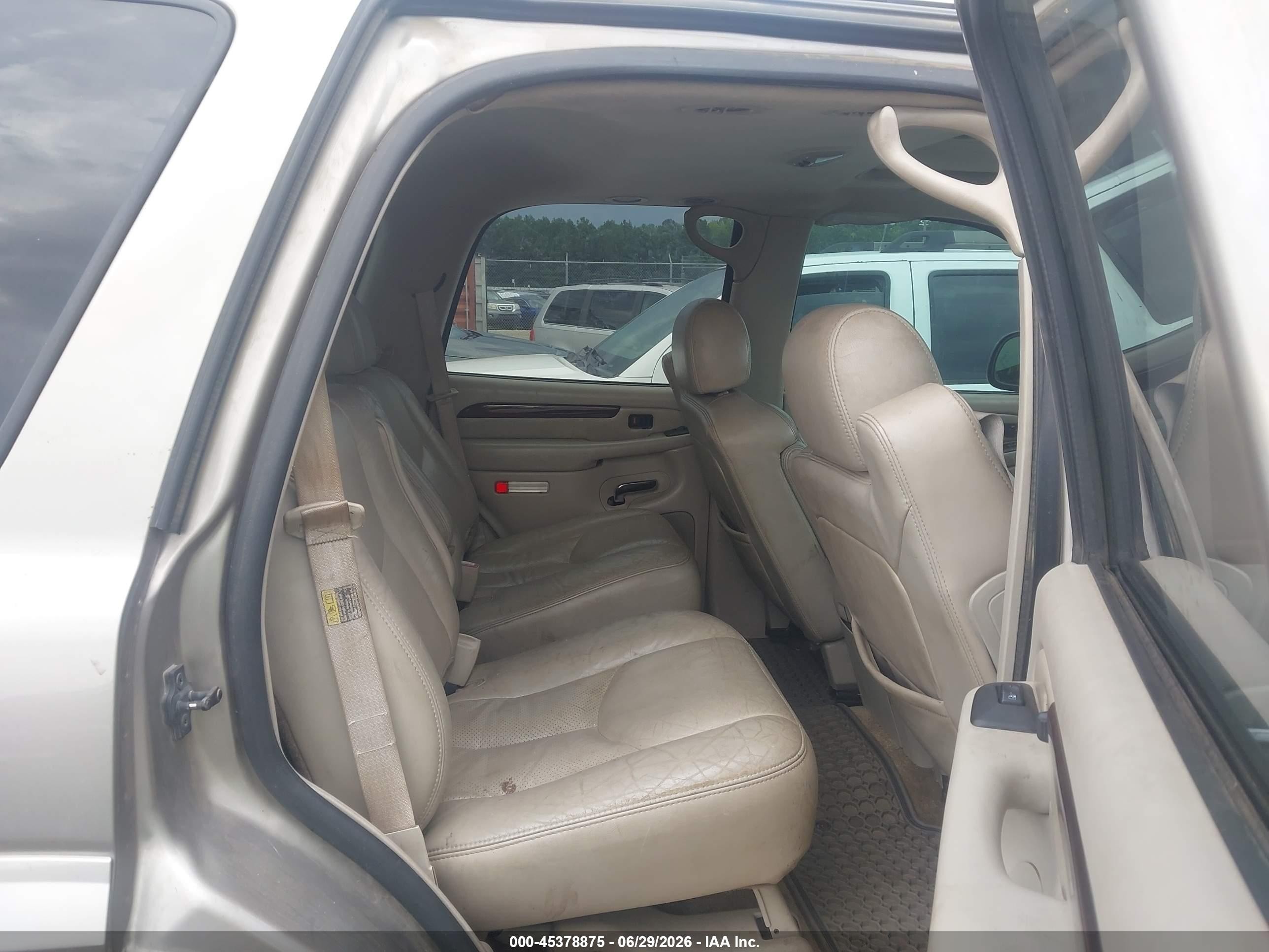 2003 Cadillac Escalade Standard Beige vin: 1GYEK63NX3R163064