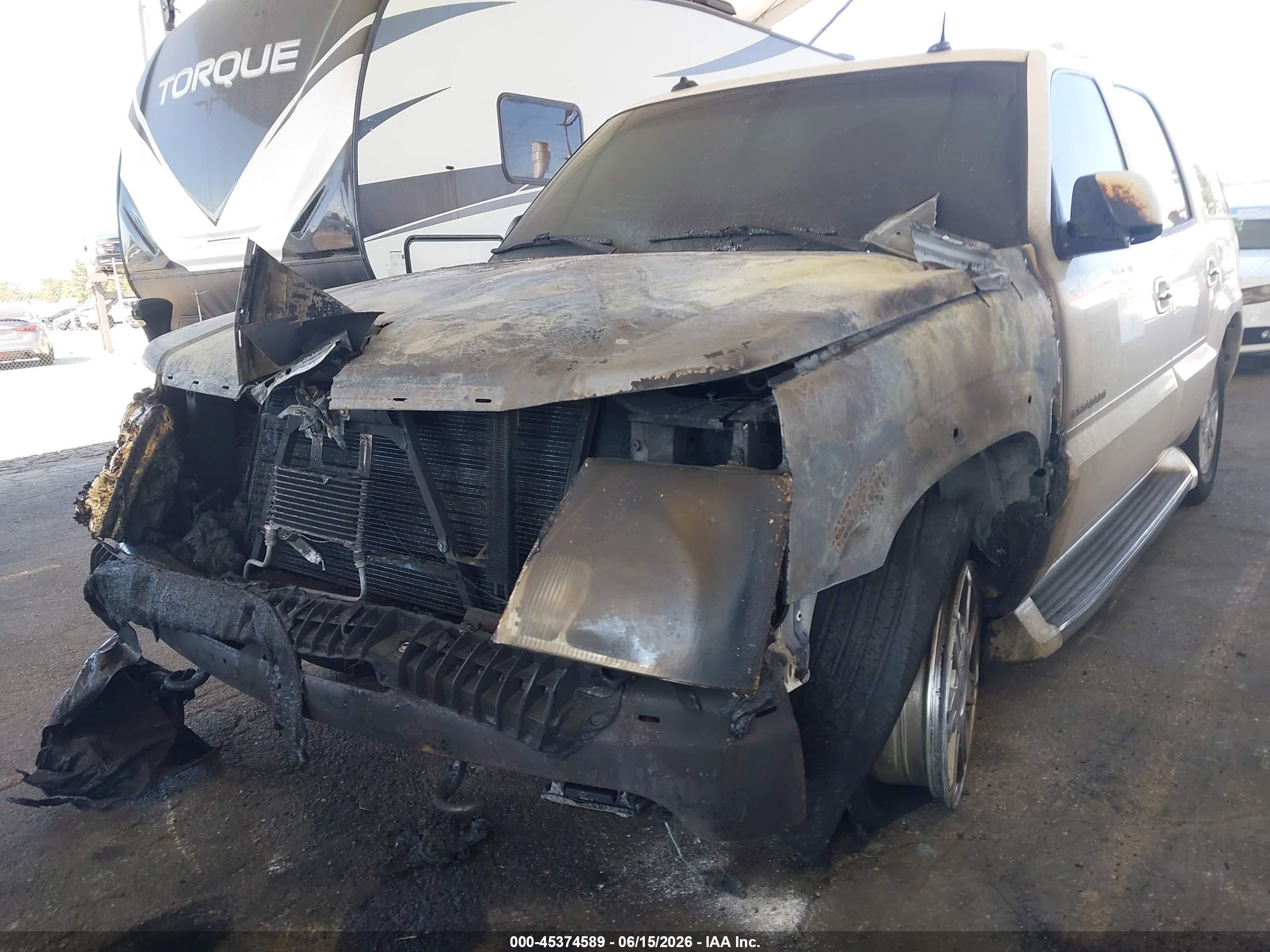2003 Cadillac Escalade Standard Кремовый vin: 1GYEK63NX3R314162
