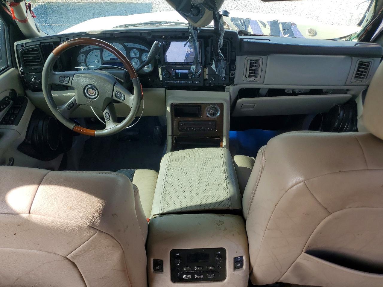 2004 Cadillac Escalade Luxury White vin: 1GYEK63NX4R118935