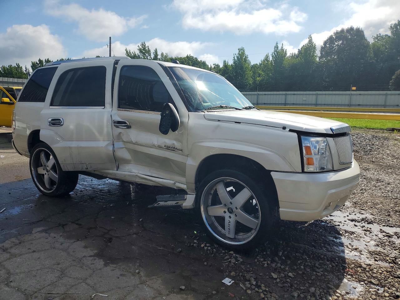 2004 Cadillac Escalade Luxury White vin: 1GYEK63NX4R118935