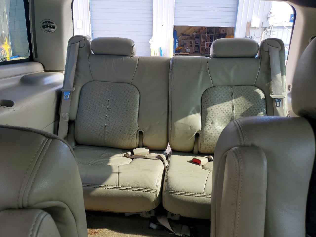 2004 Cadillac Escalade Luxury White vin: 1GYEK63NX4R118935
