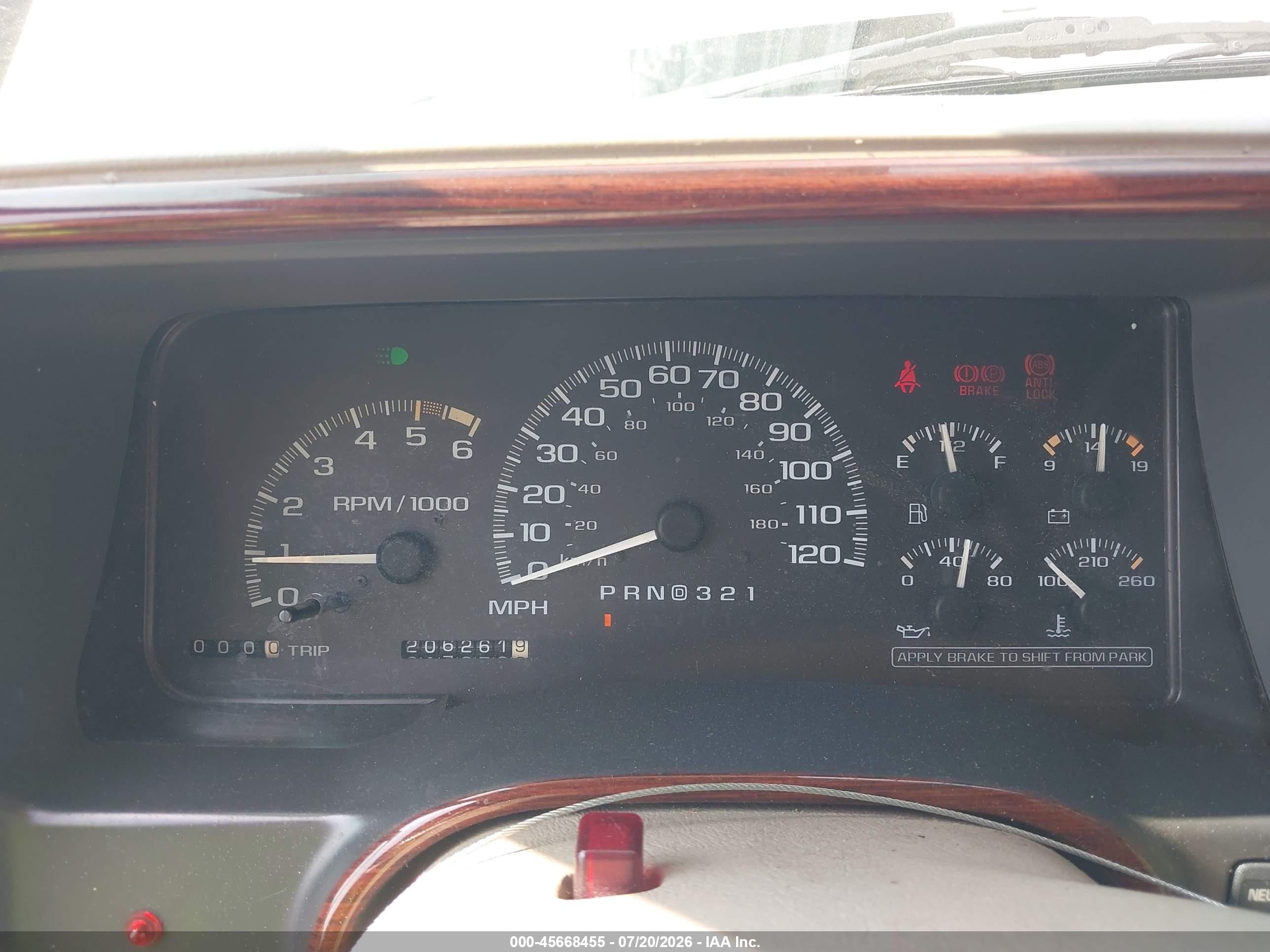 2000 Cadillac Escalade Standard White vin: 1GYEK63R0YR170843